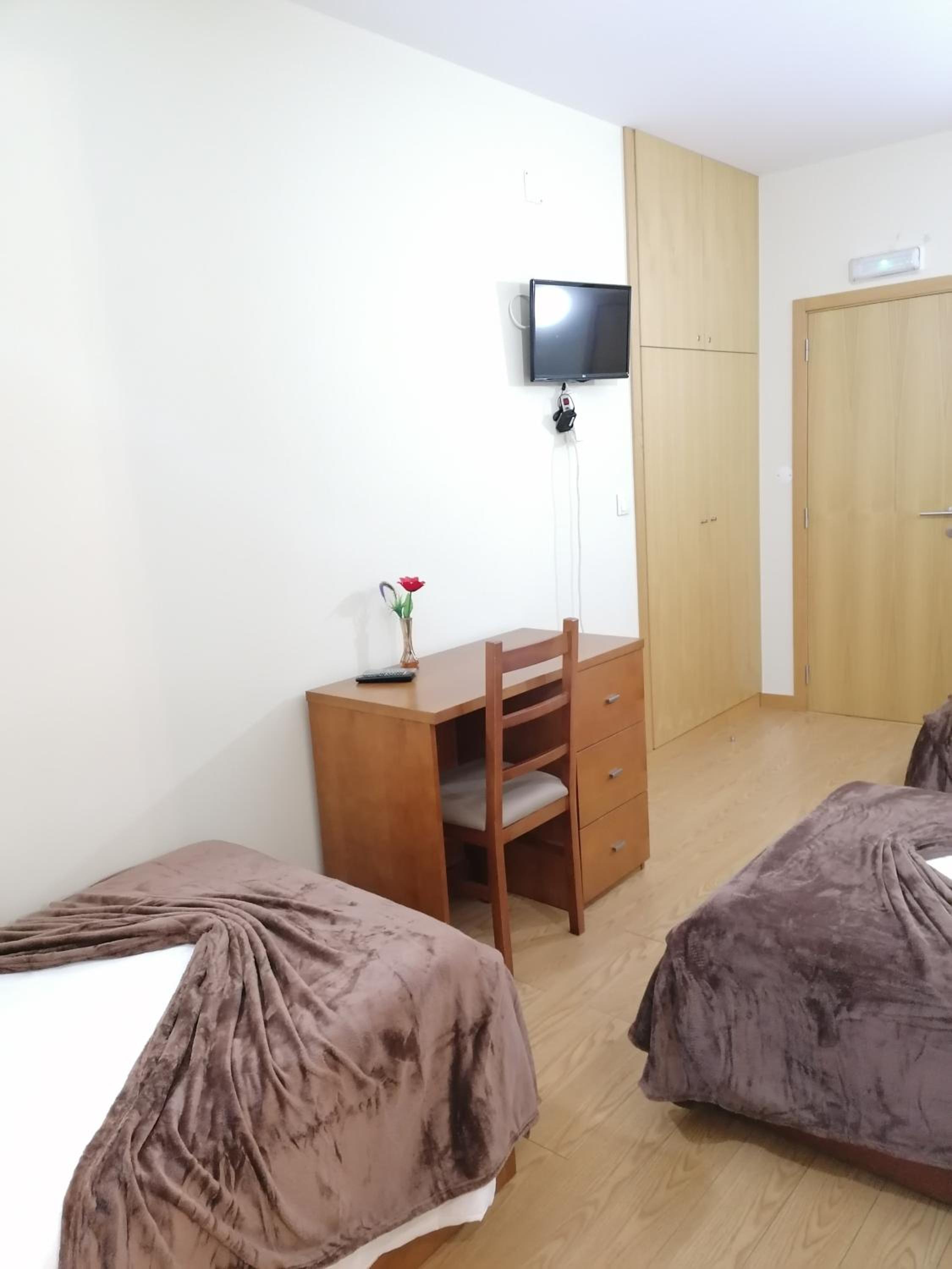 Triple Room with Private Bathroom photo 2
