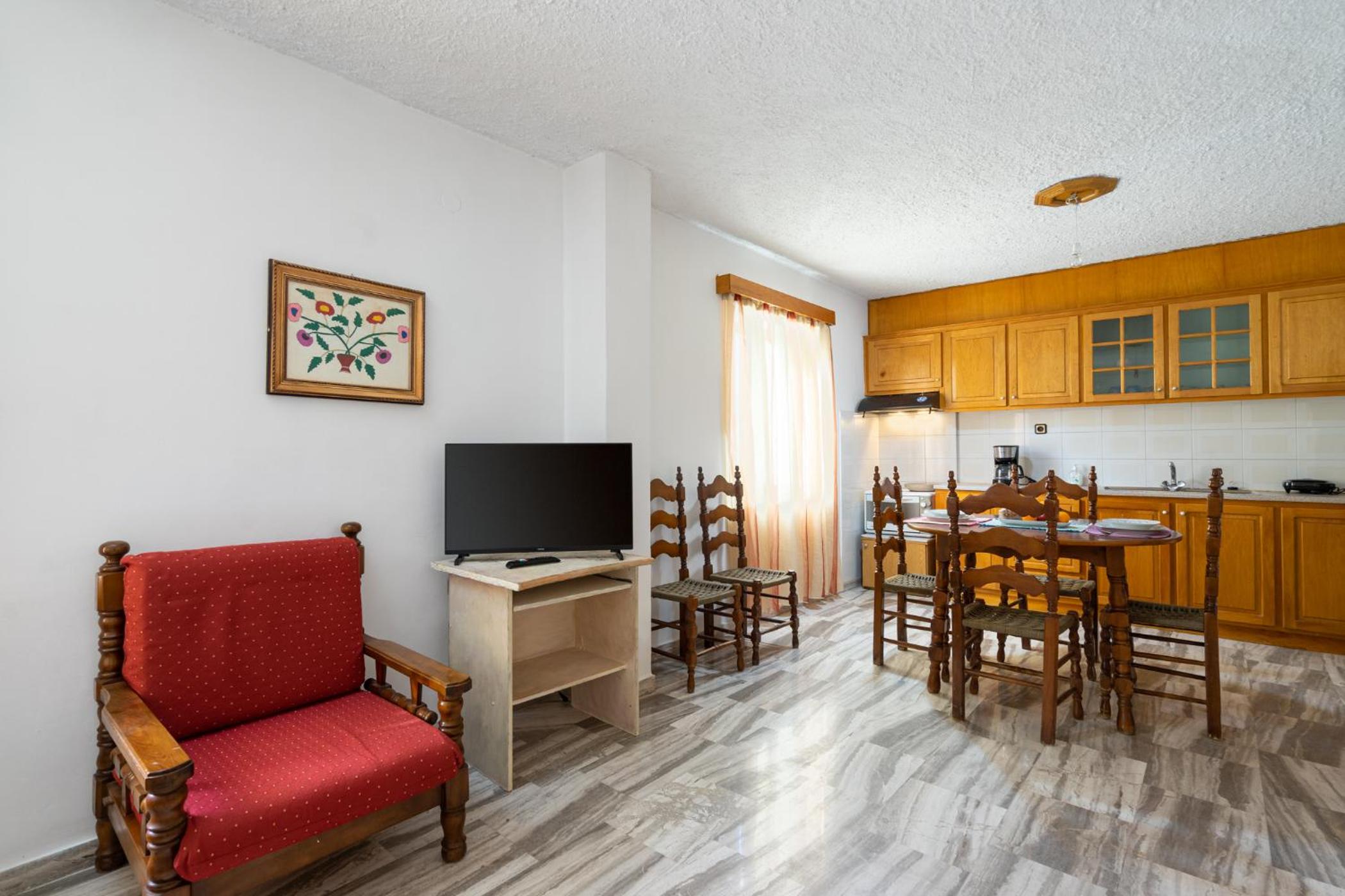 One-Bedroom Apartment - Photo 12