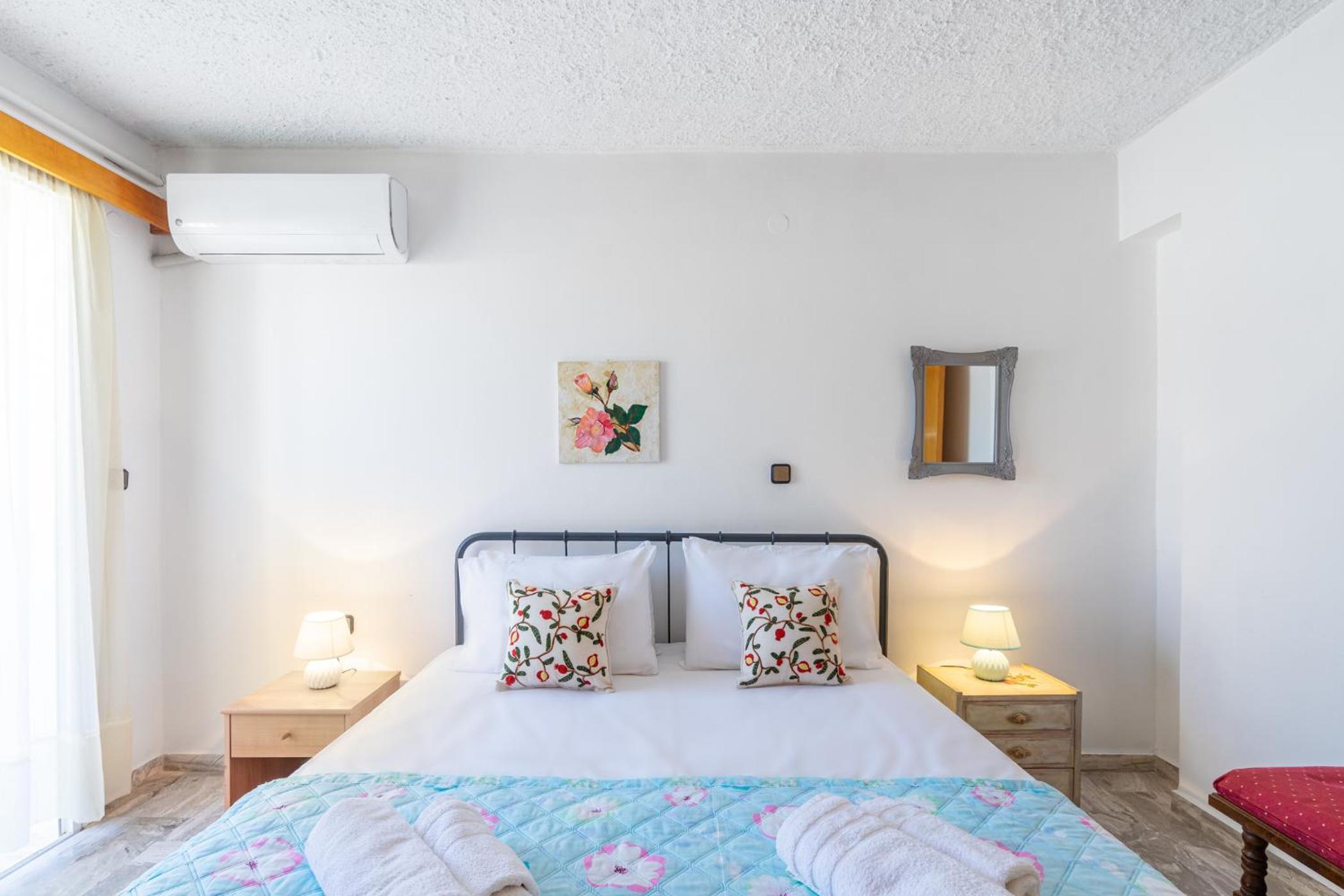 One-Bedroom Apartment - Photo 6