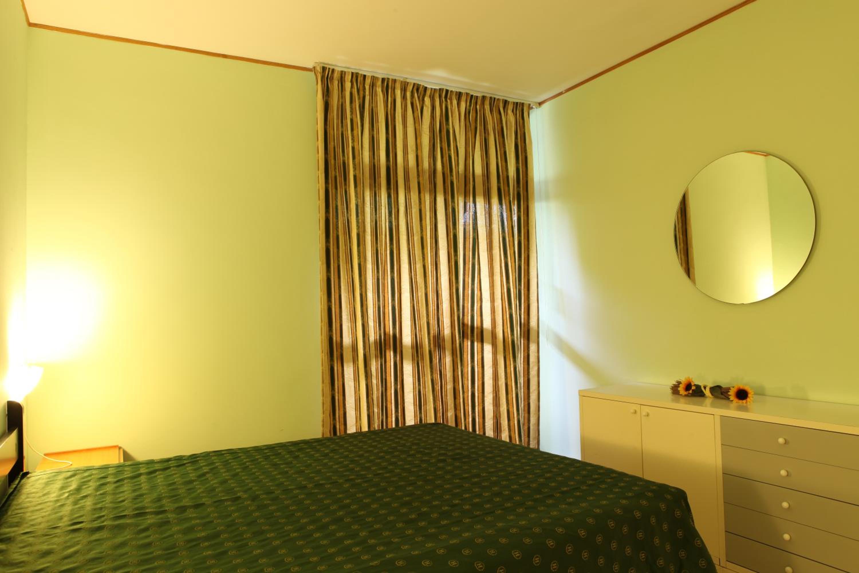 Triple Room with Private Bathroom photo 1