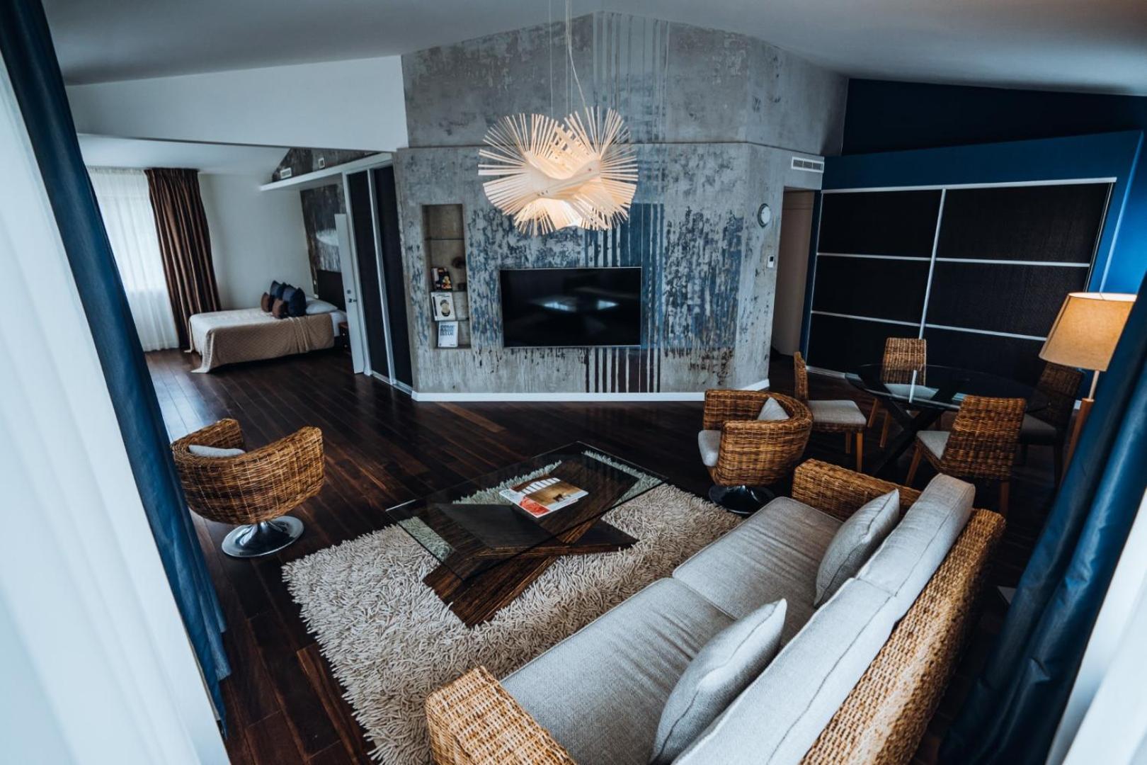 VIP Suite with Sauna and Spa Access