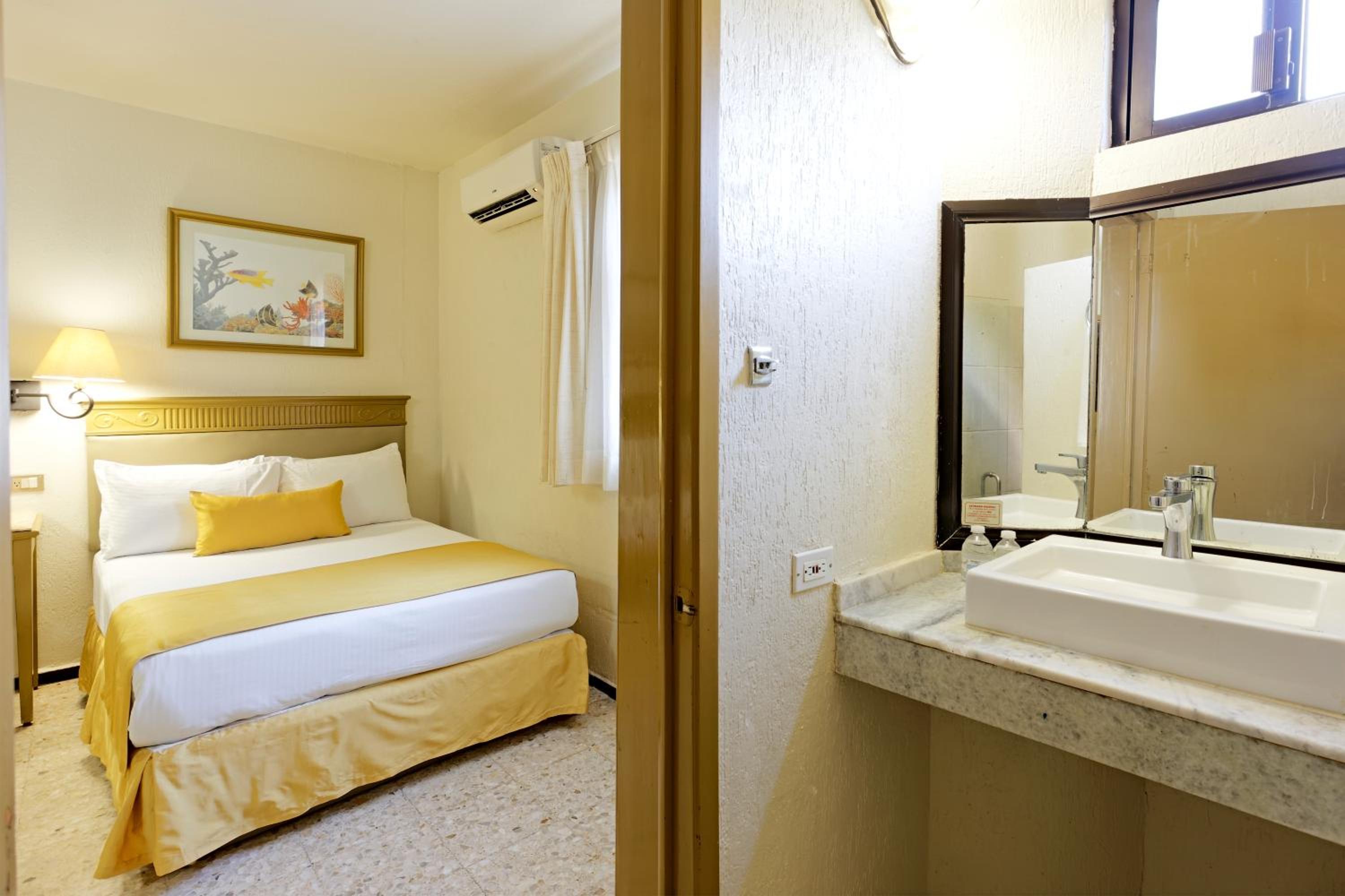 Standard Double Room - Photo 3