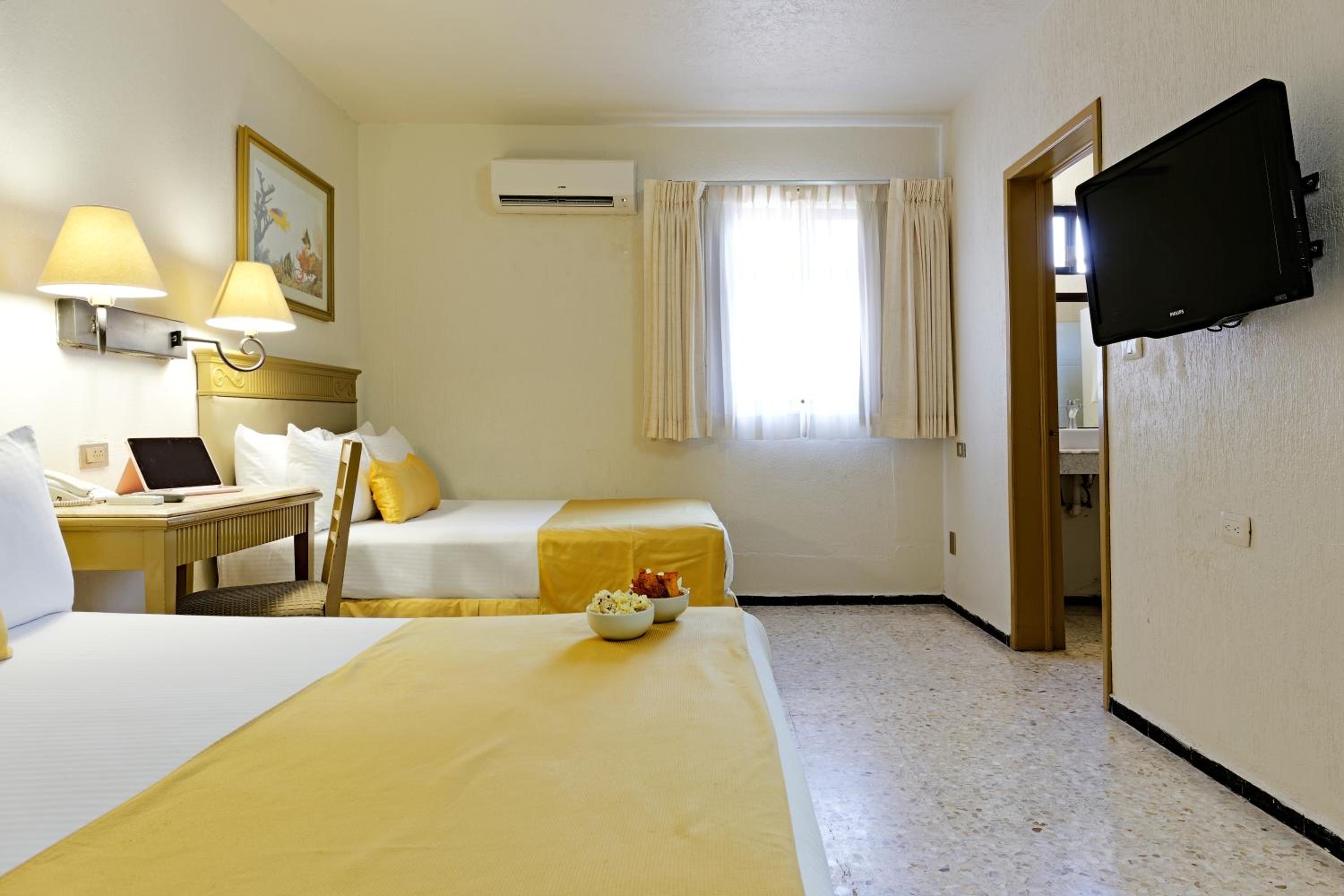 Standard Double Room - Photo 7