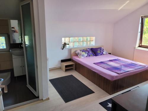 Three-Bedroom House photo 2
