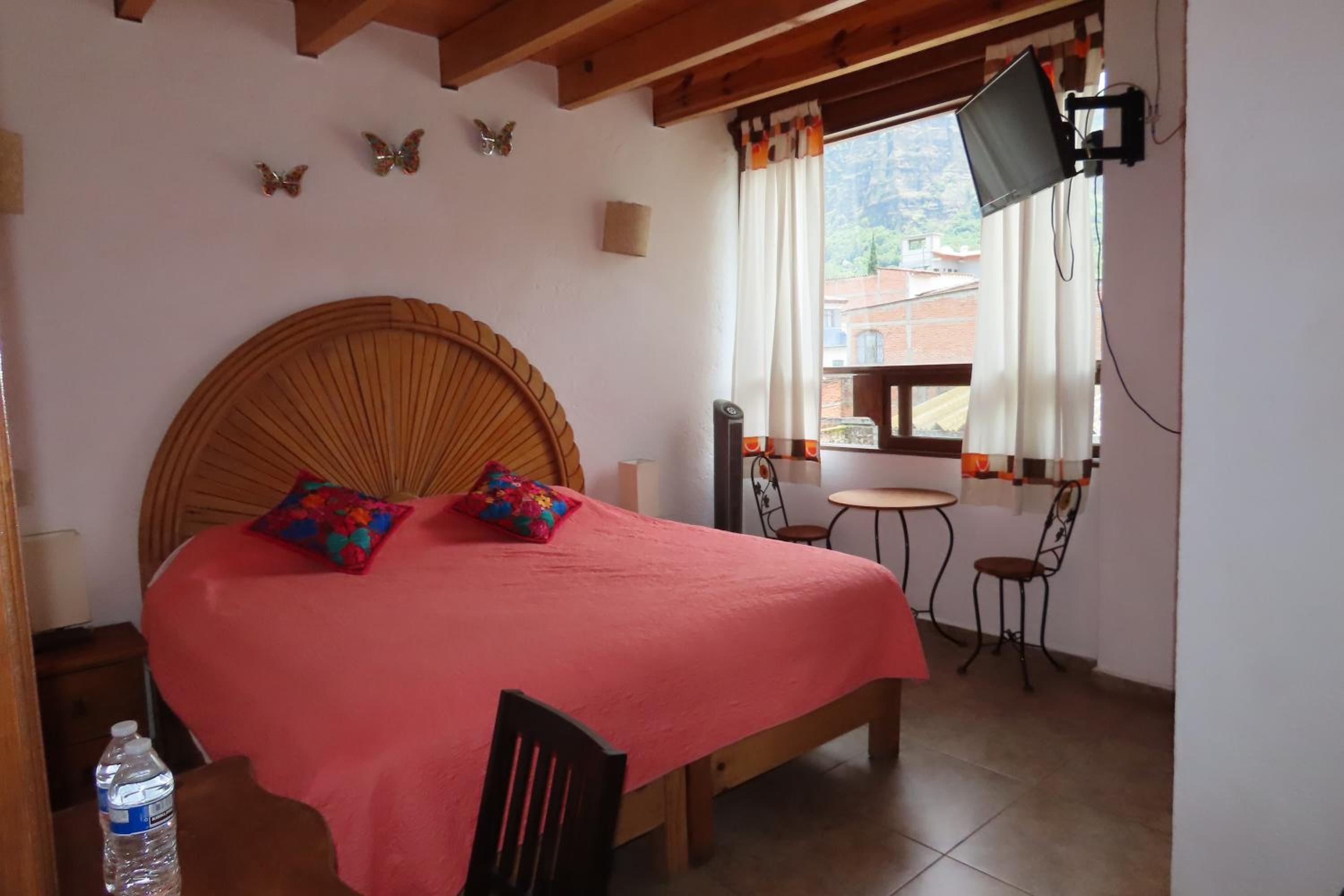 Deluxe Room (2 Adults + 1 Child) photo 2