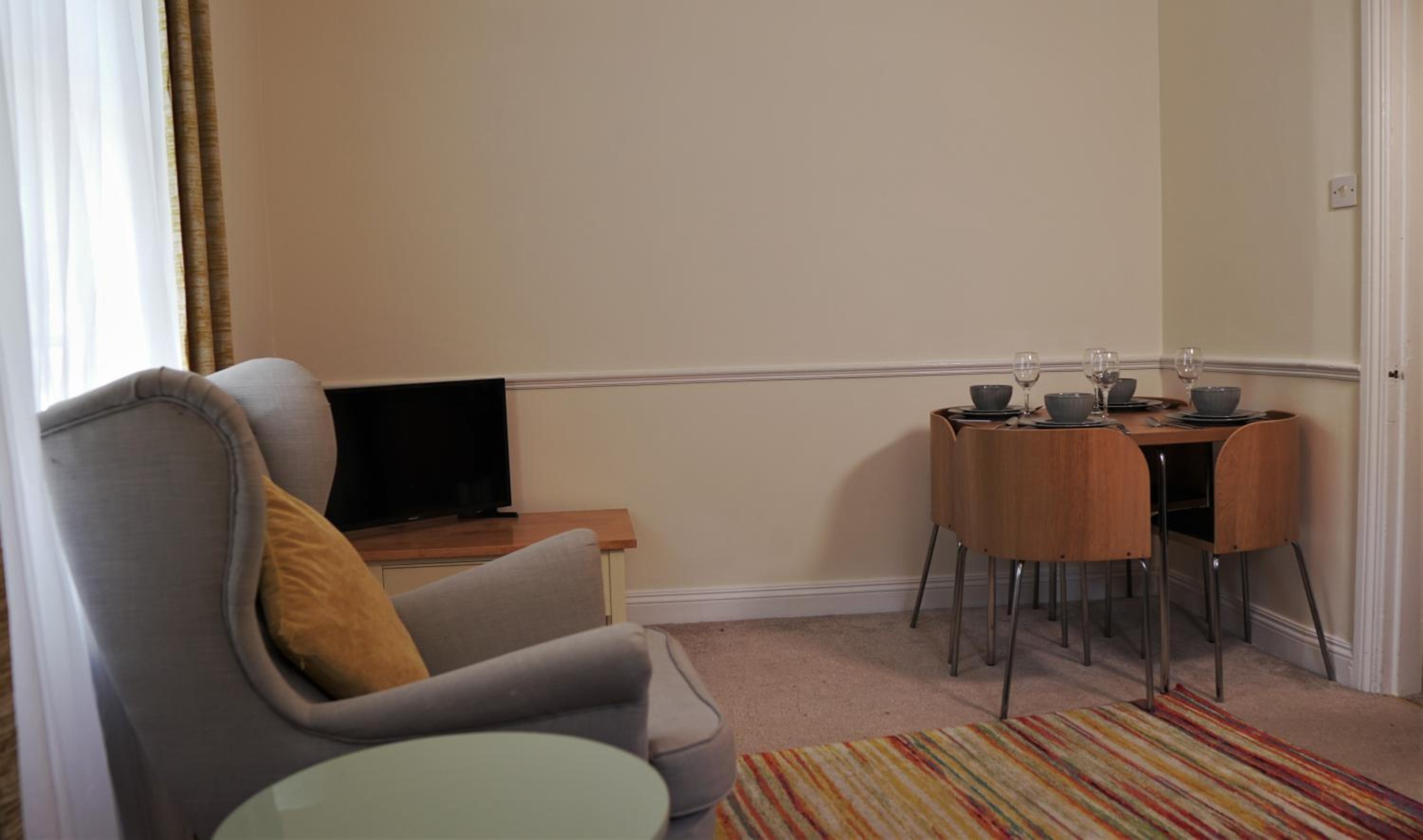 Two-Bedroom Apartment - Photo 5