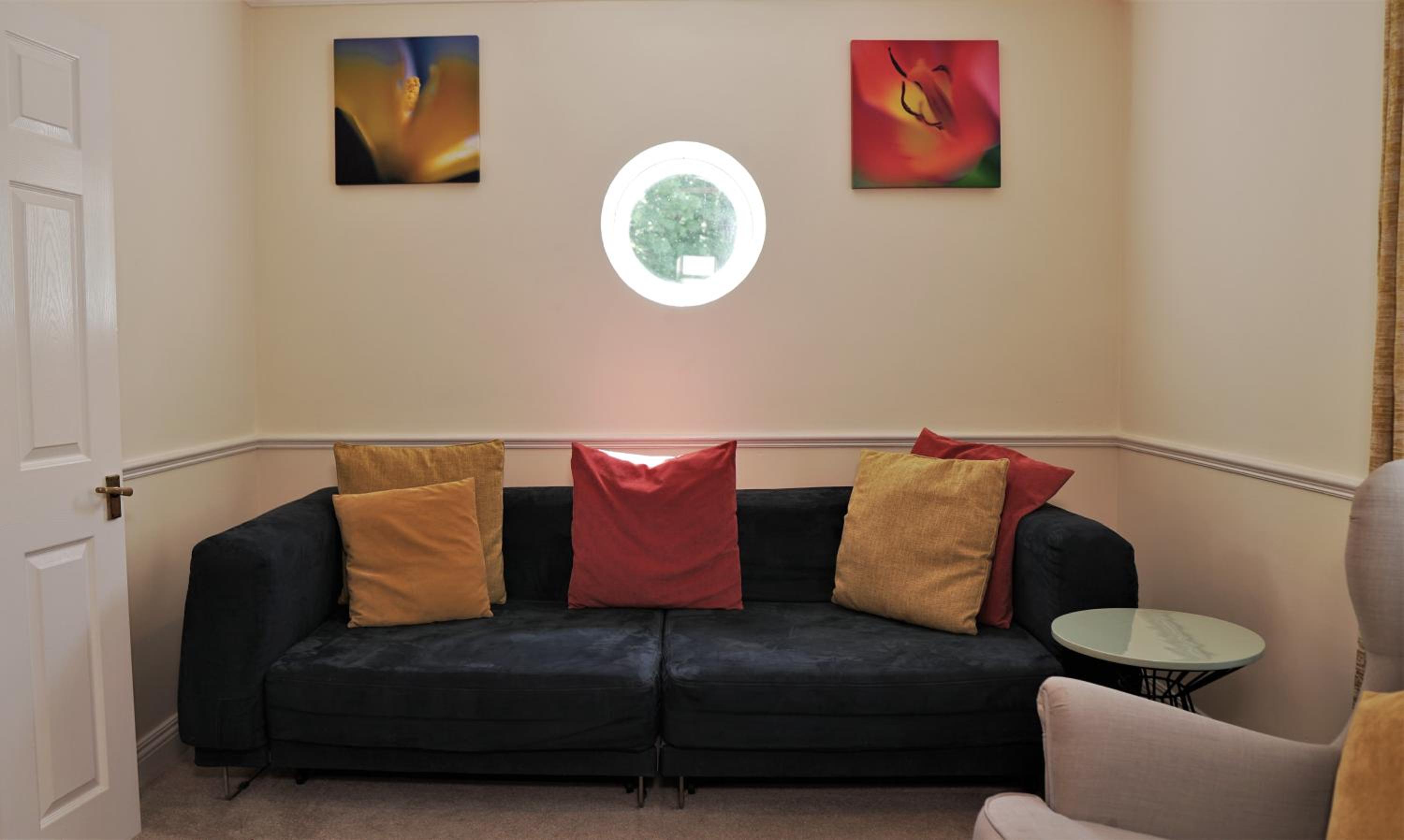 Two-Bedroom Apartment - Photo 11