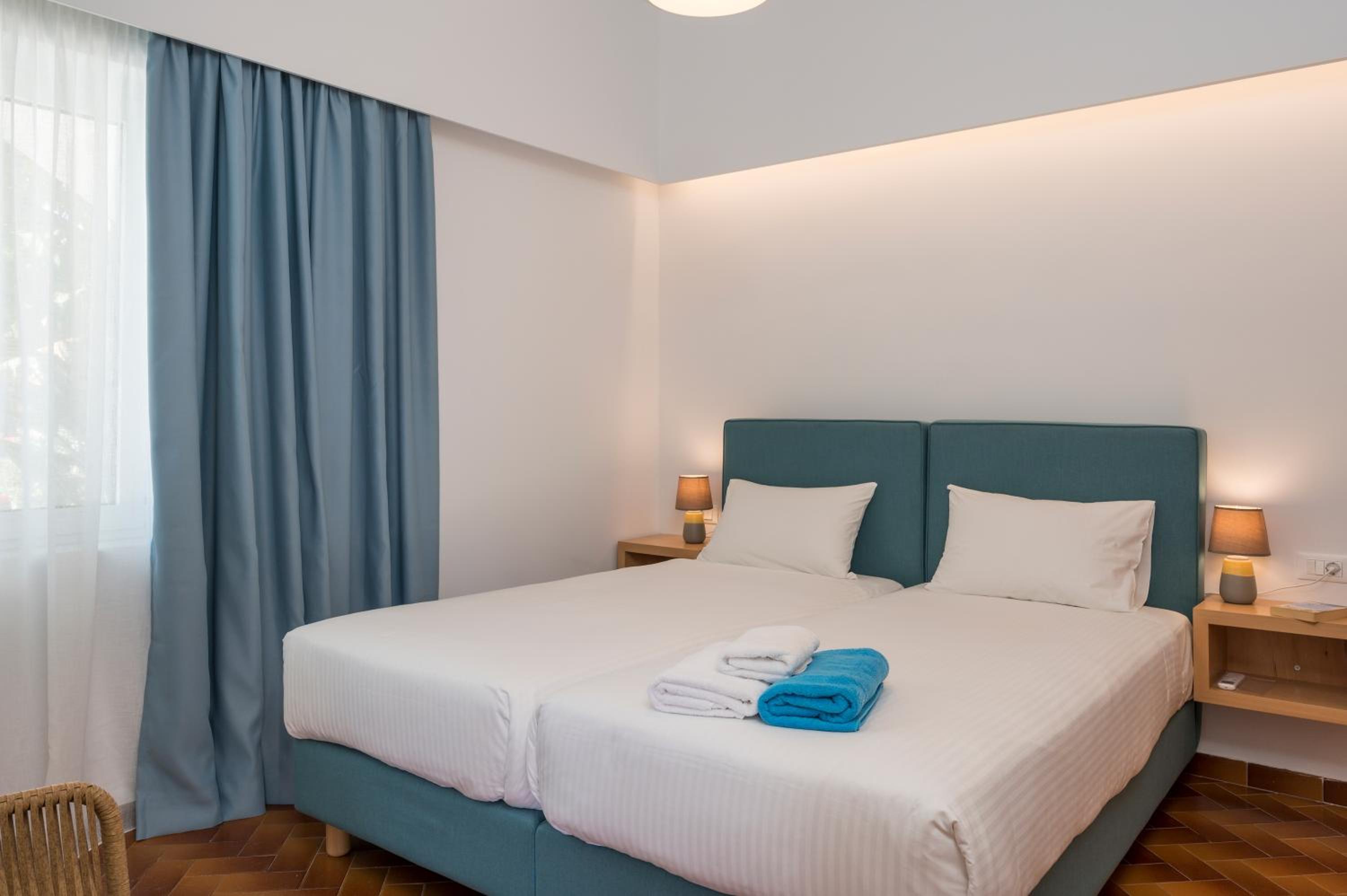 Superior Two-Bedroom Apartment Side Sea View photo 1