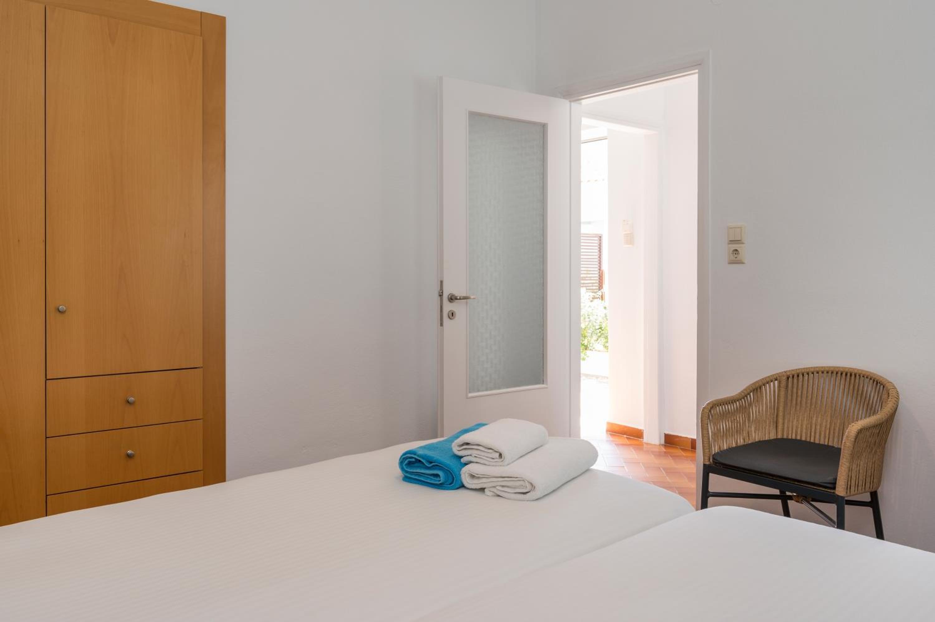 Superior Two-Bedroom Apartment Side Sea View photo 2