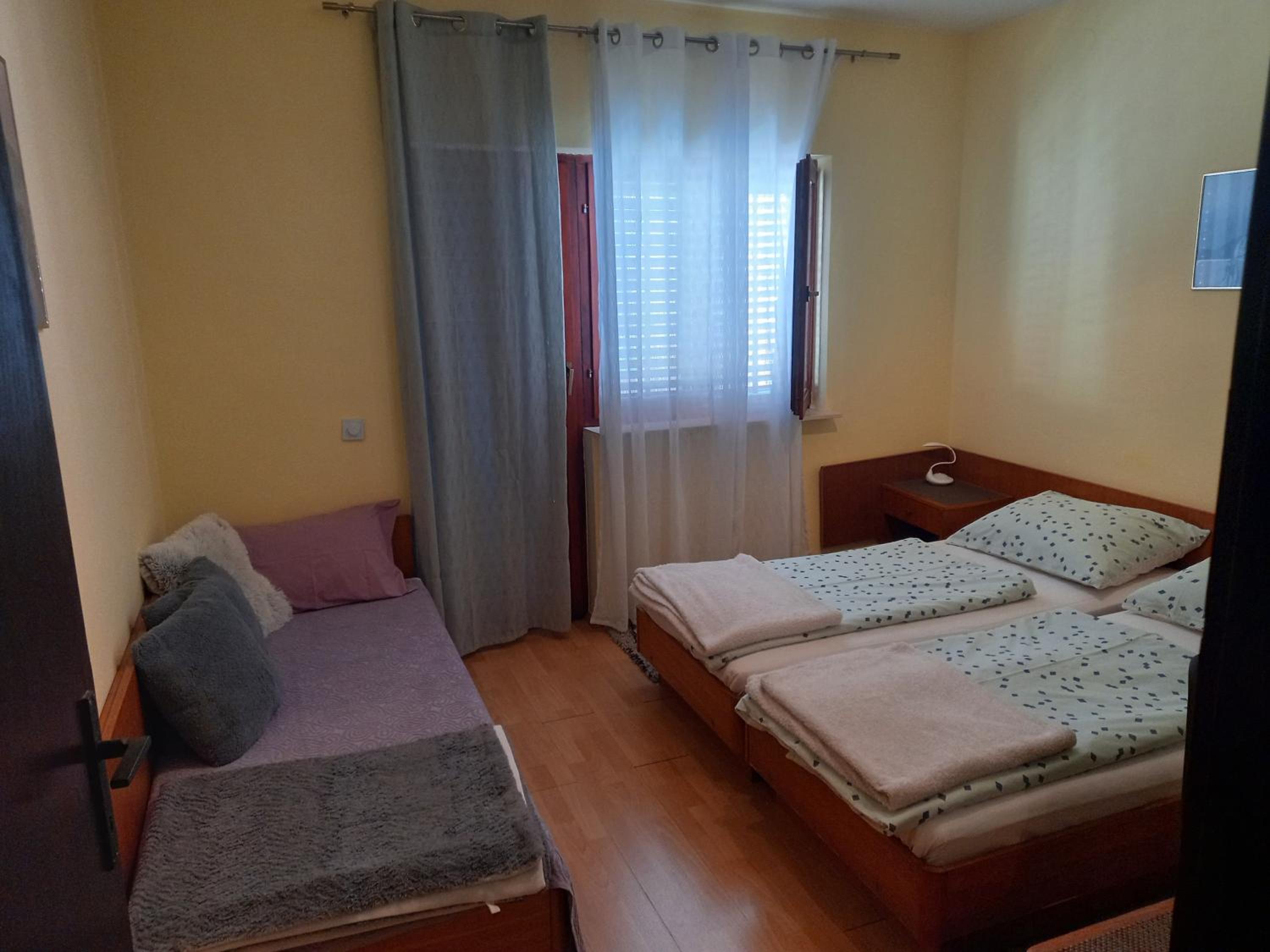 Two-Bedroom Apartment - Photo 4