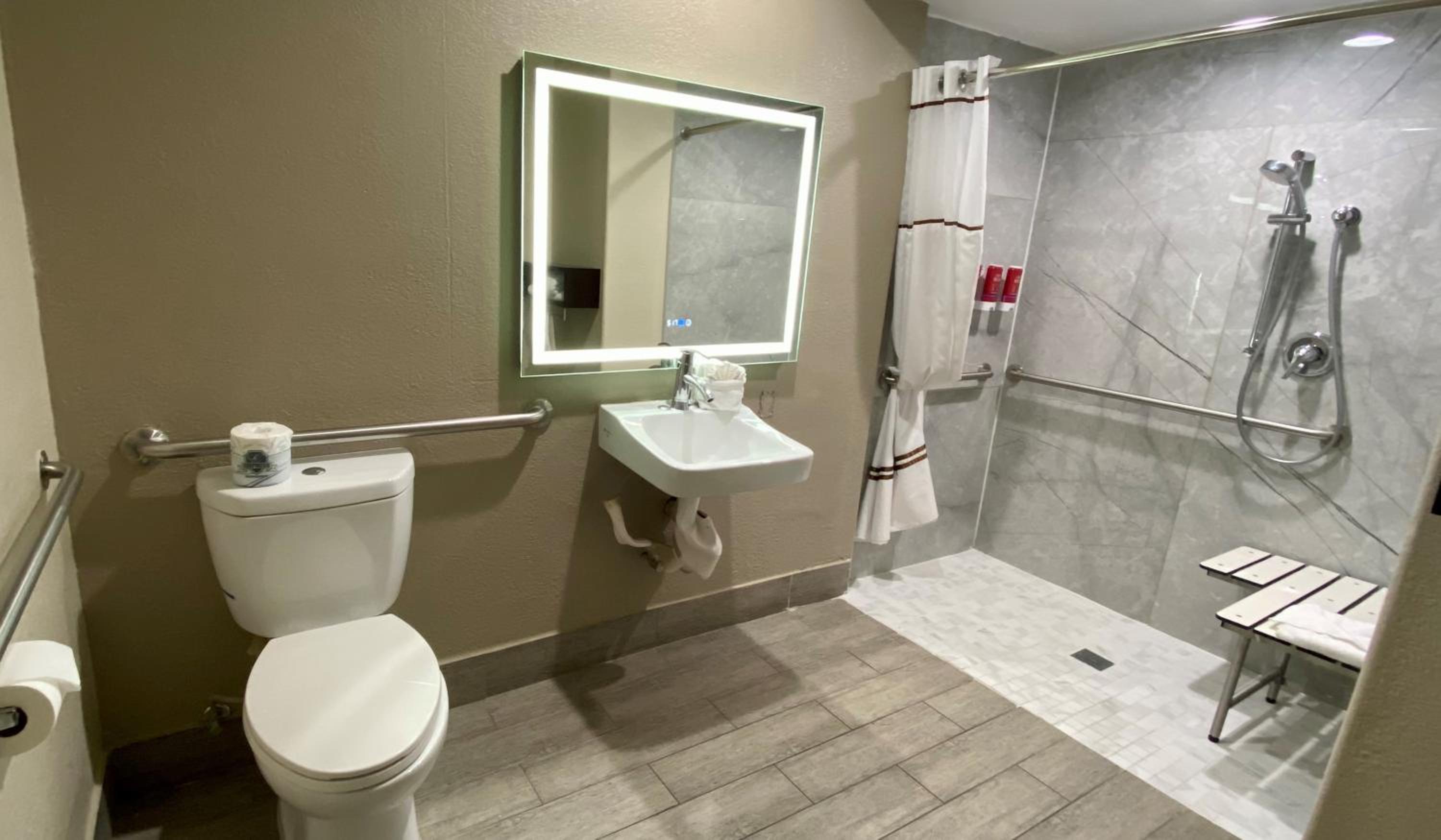 Double Room with Two Double Beds and Roll-In Shower - Disability Access - Photo 5
