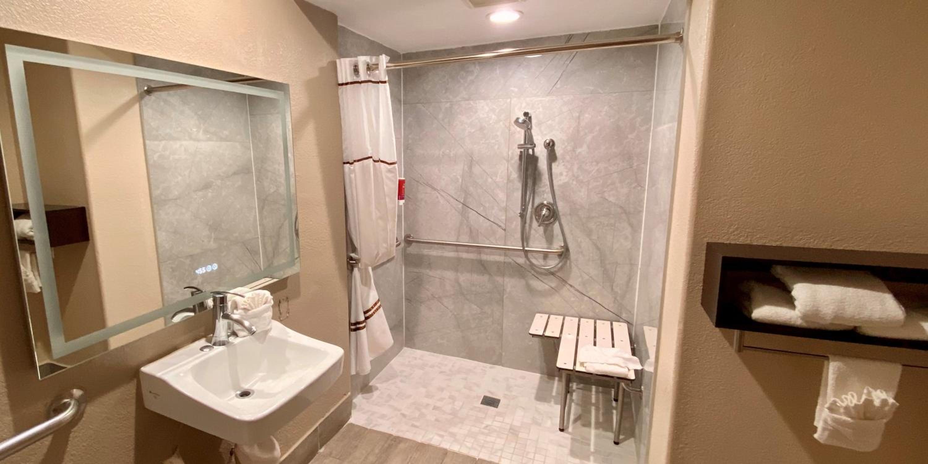 Double Room with Two Double Beds and Roll-In Shower - Disability Access - Photo 3