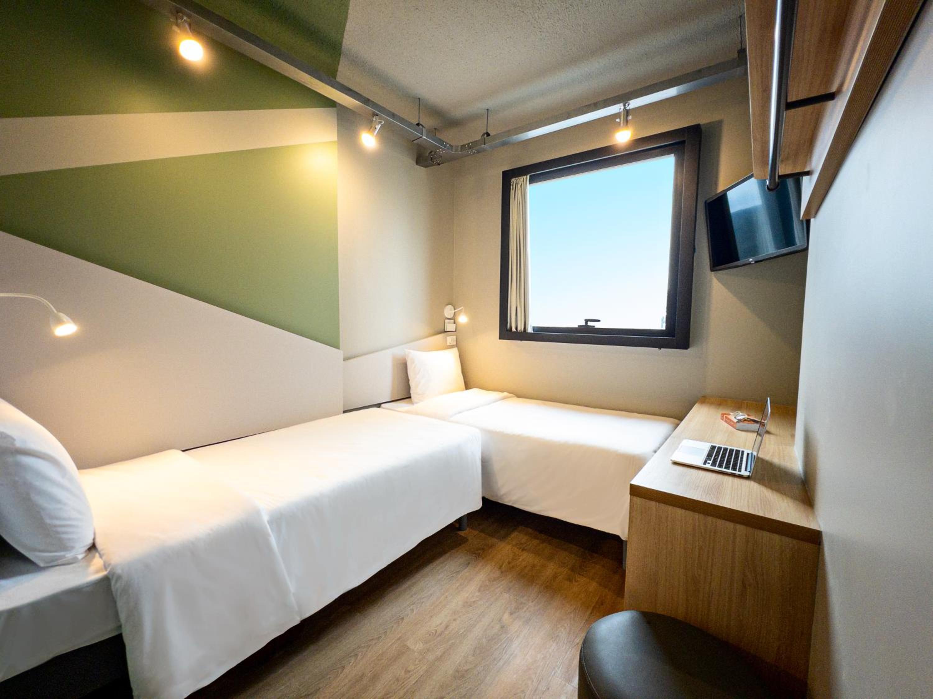 Standard Twin Room photo 1