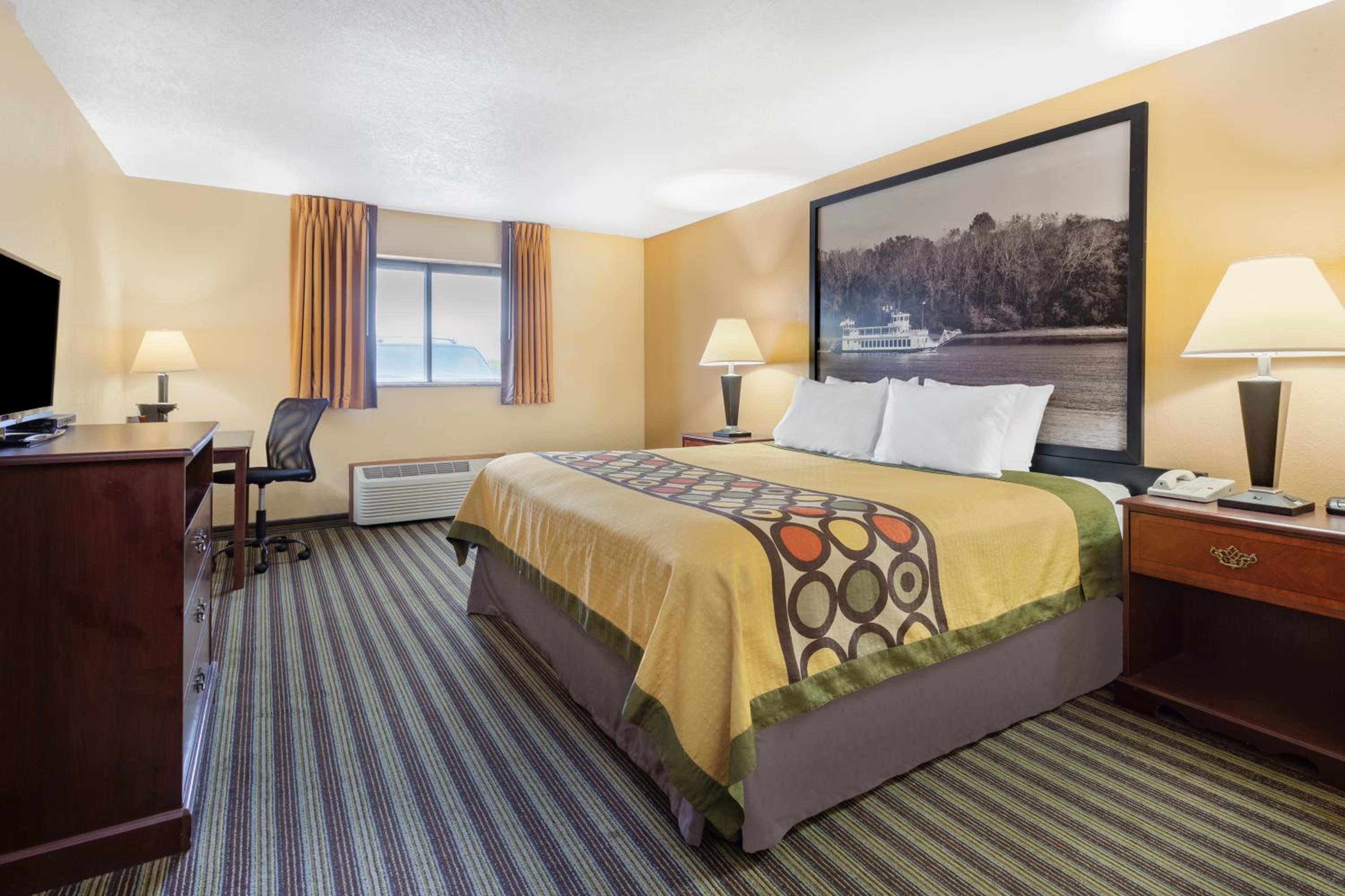 King Room - Non-Smoking - Photo 1