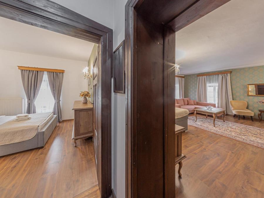 Deluxe Apartment - Photo 9