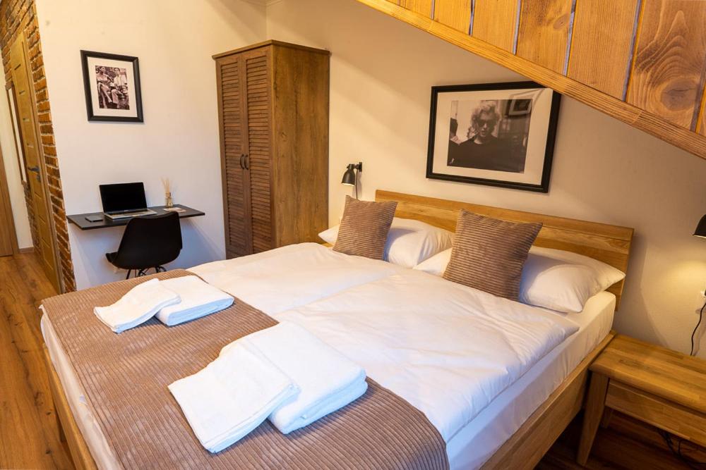 Standard Double Room - Photo 6