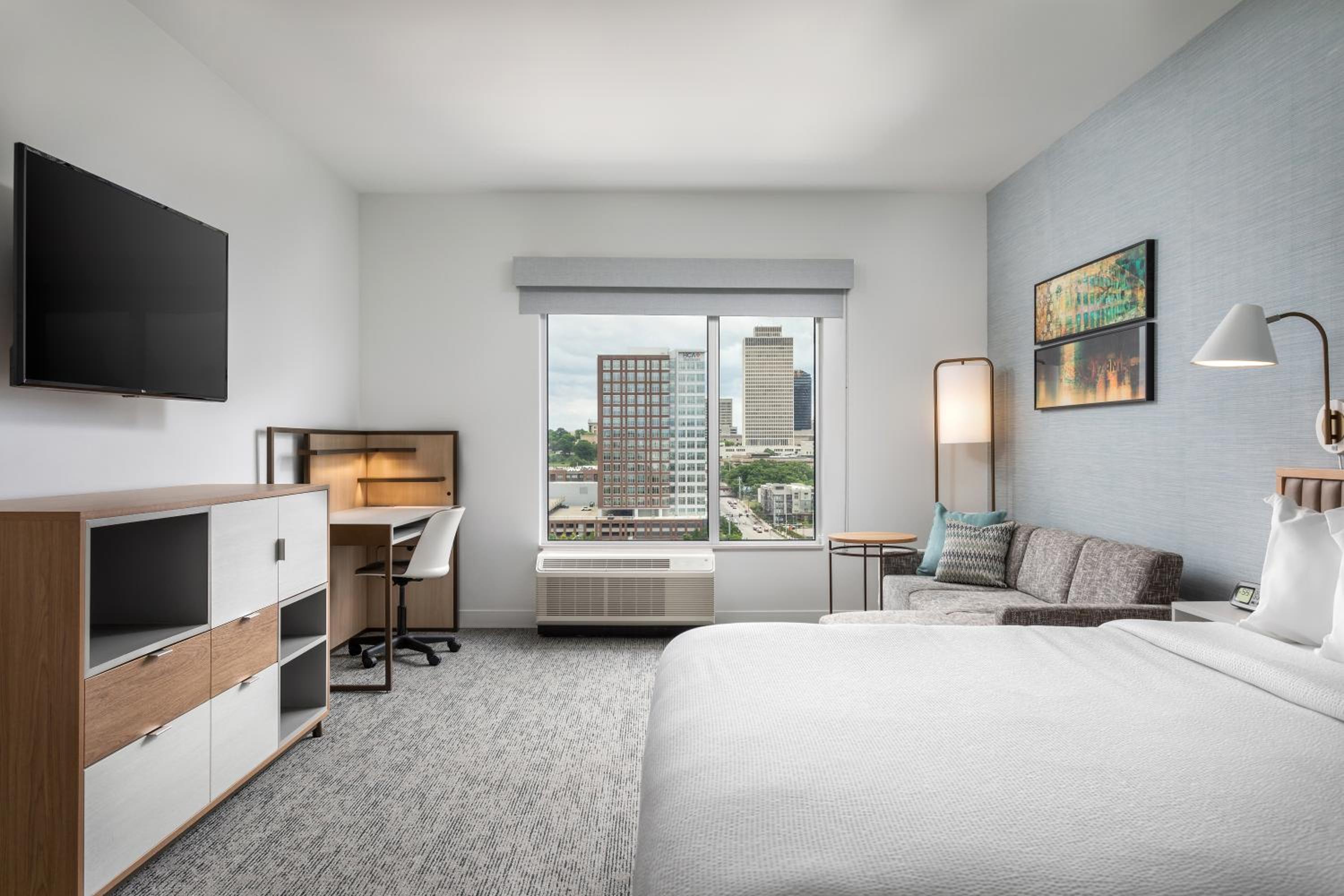 King Studio with City View - Photo 12