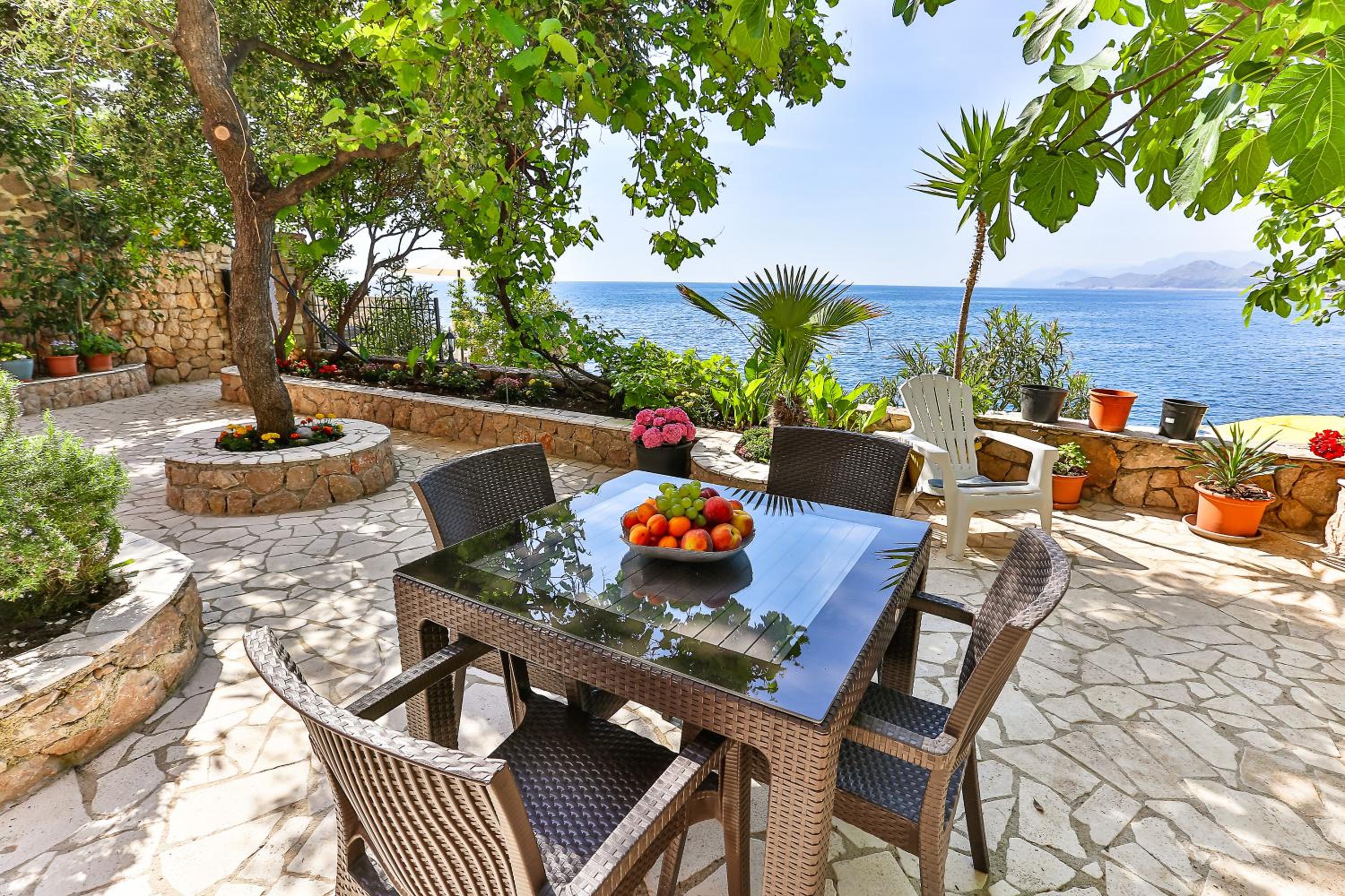 Studio Apartment with Sea View photo 1