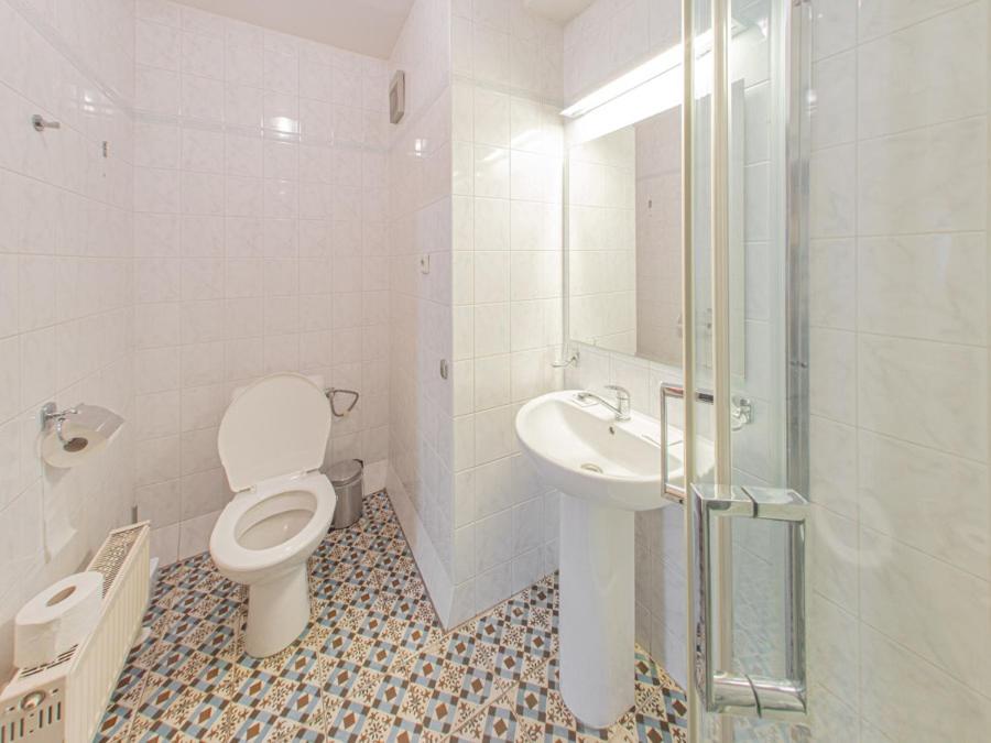 Double Room - Photo 5