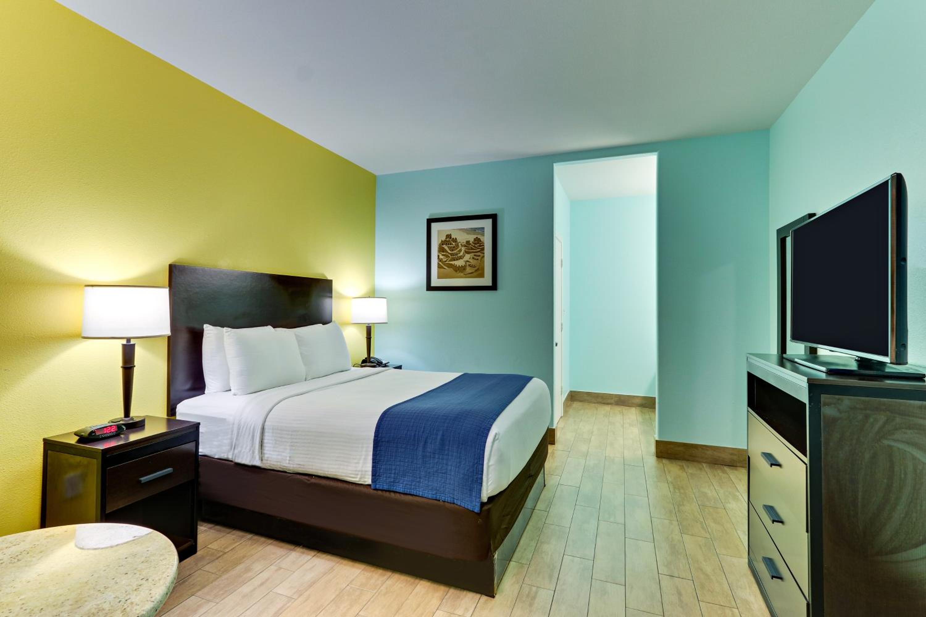 King Bed Non-Smoking - Photo 3