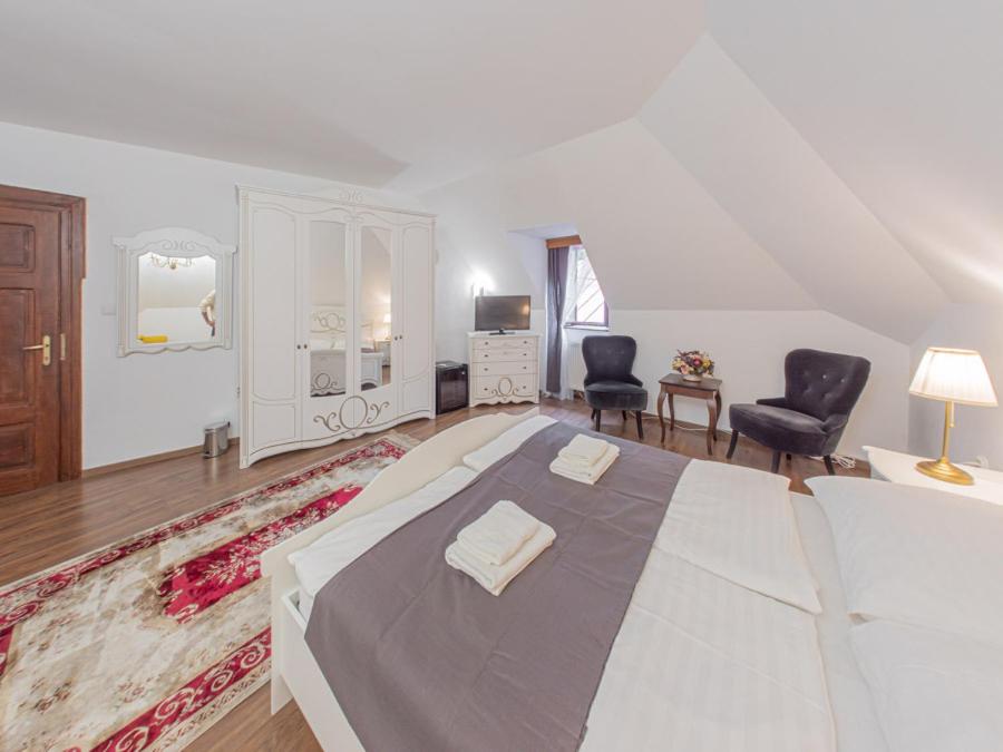 Deluxe Queen Room - Photo 3
