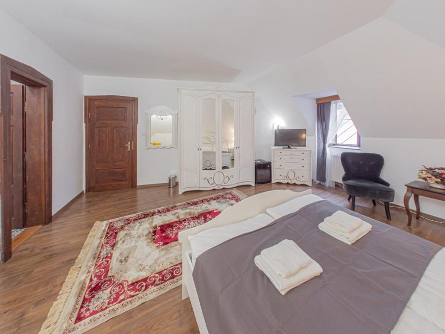 Deluxe Queen Room - Photo 4
