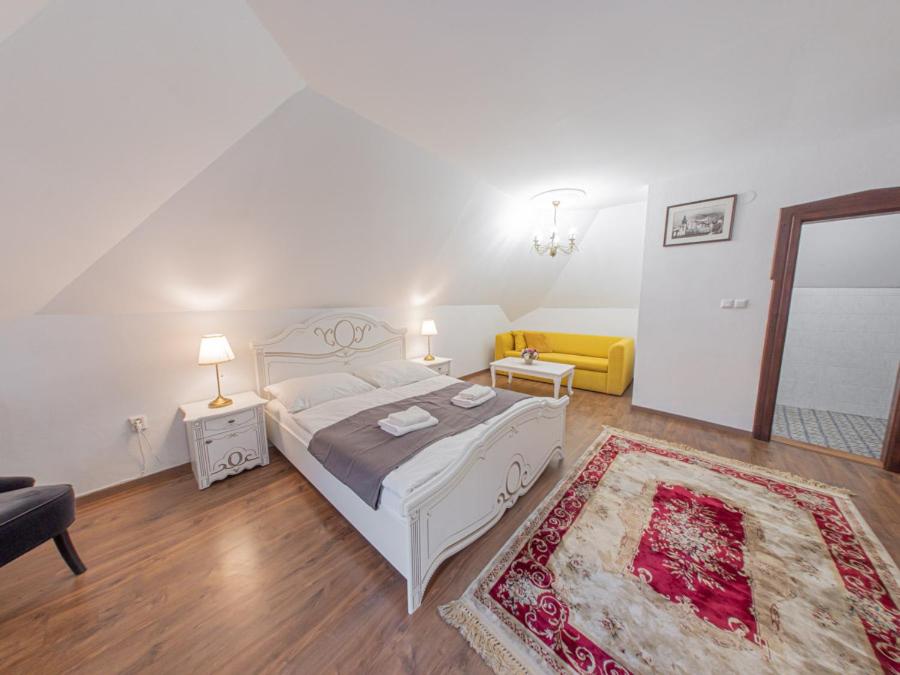 Deluxe Queen Room - Photo 5