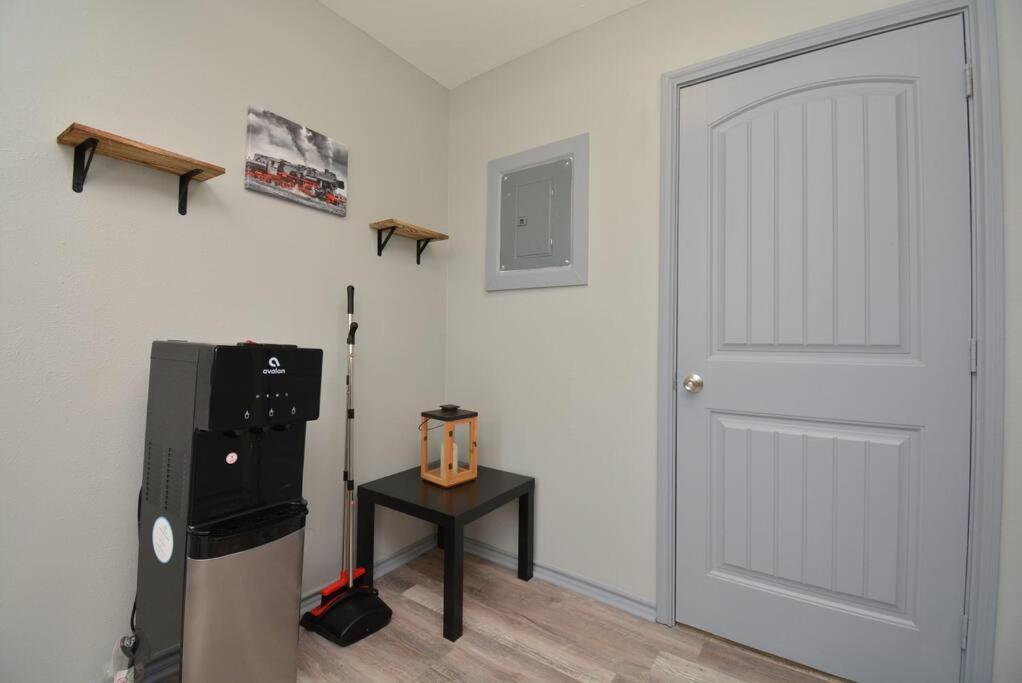 One-Bedroom Apartment - Photo 32
