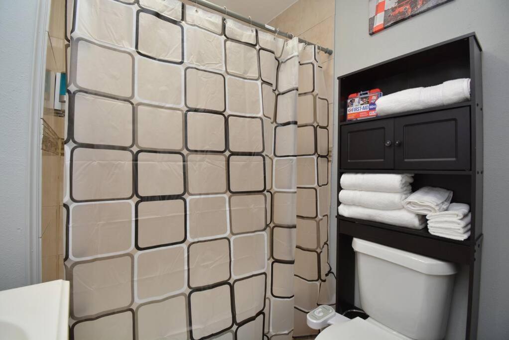 One-Bedroom Apartment - Photo 18