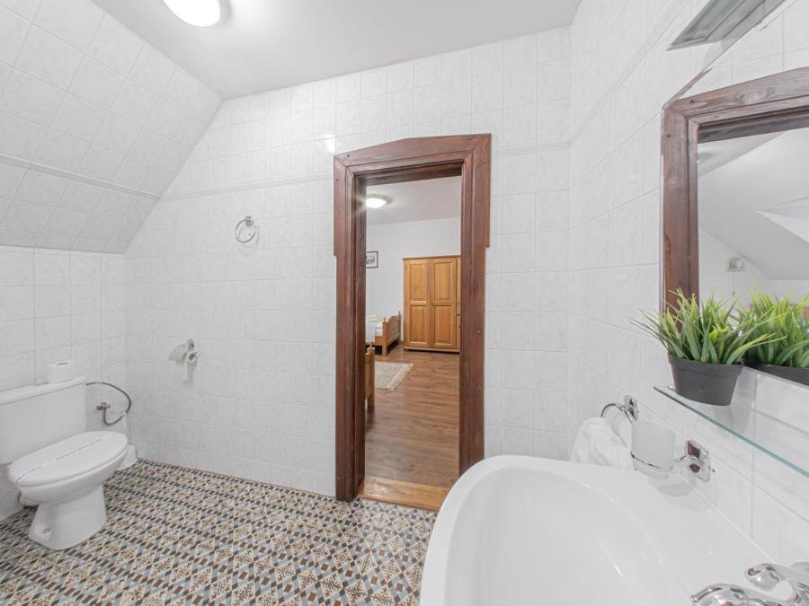 Triple Room - Photo 8