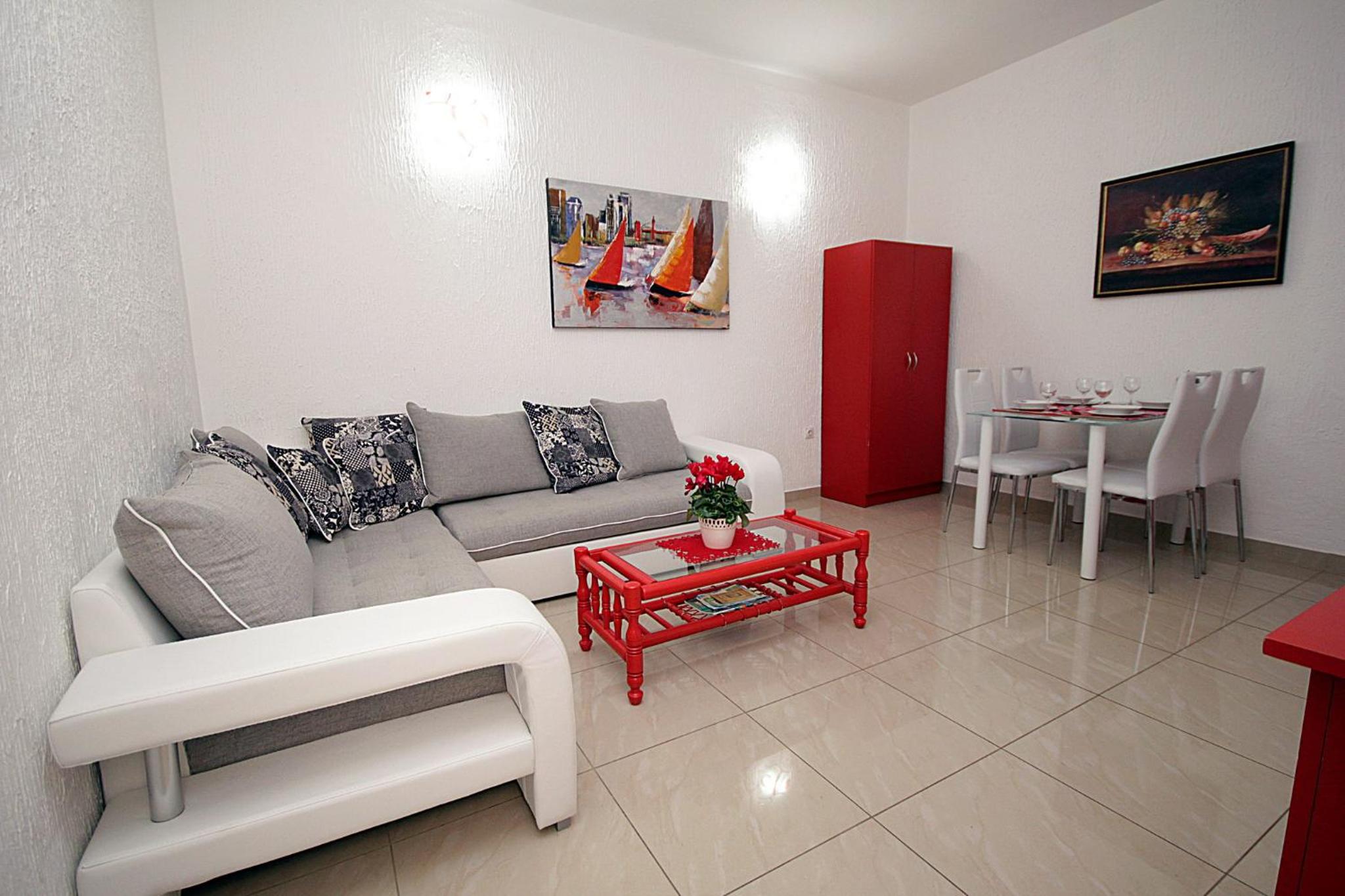 One-Bedroom Apartment with Garden View