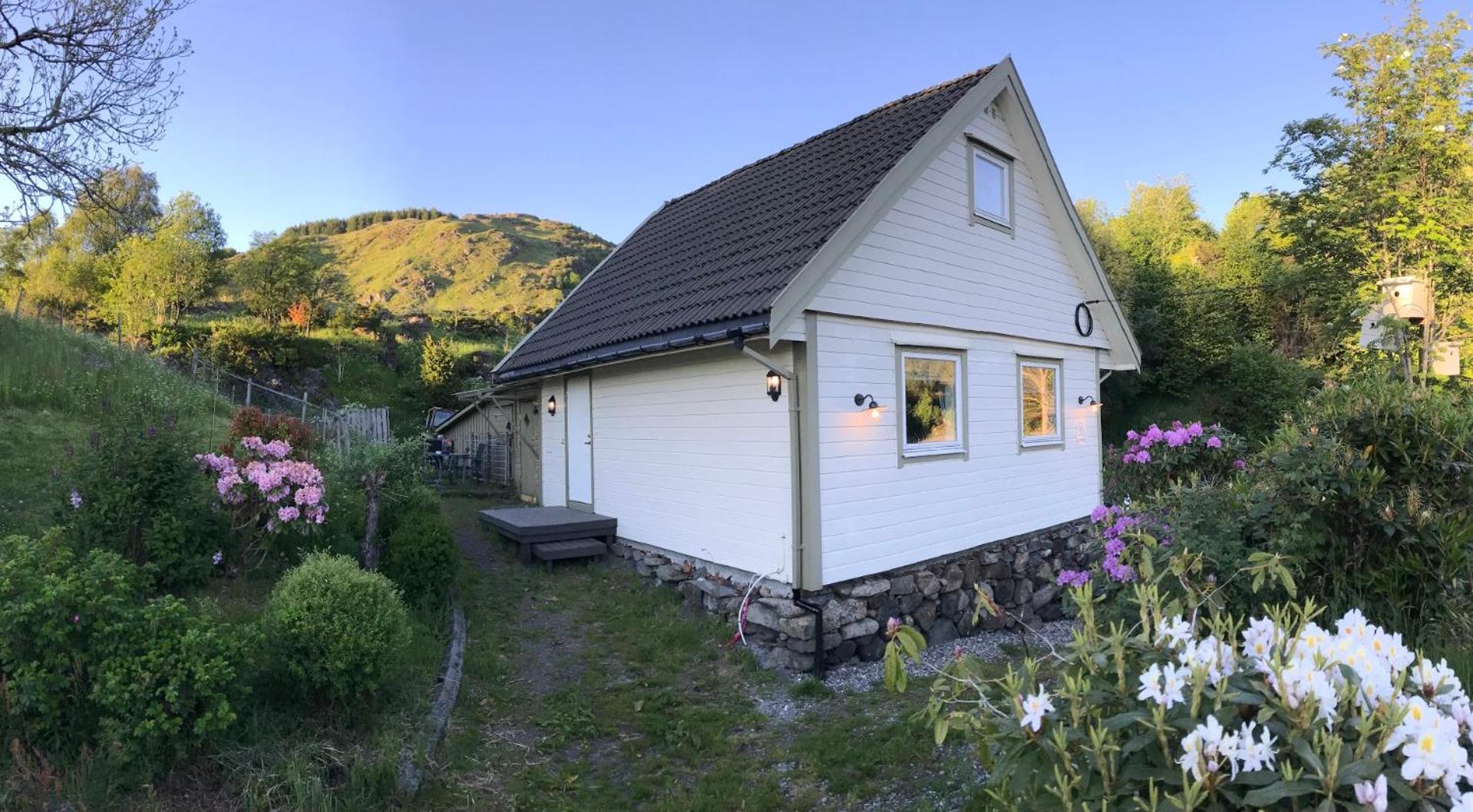 One-Bedroom House - Photo 2
