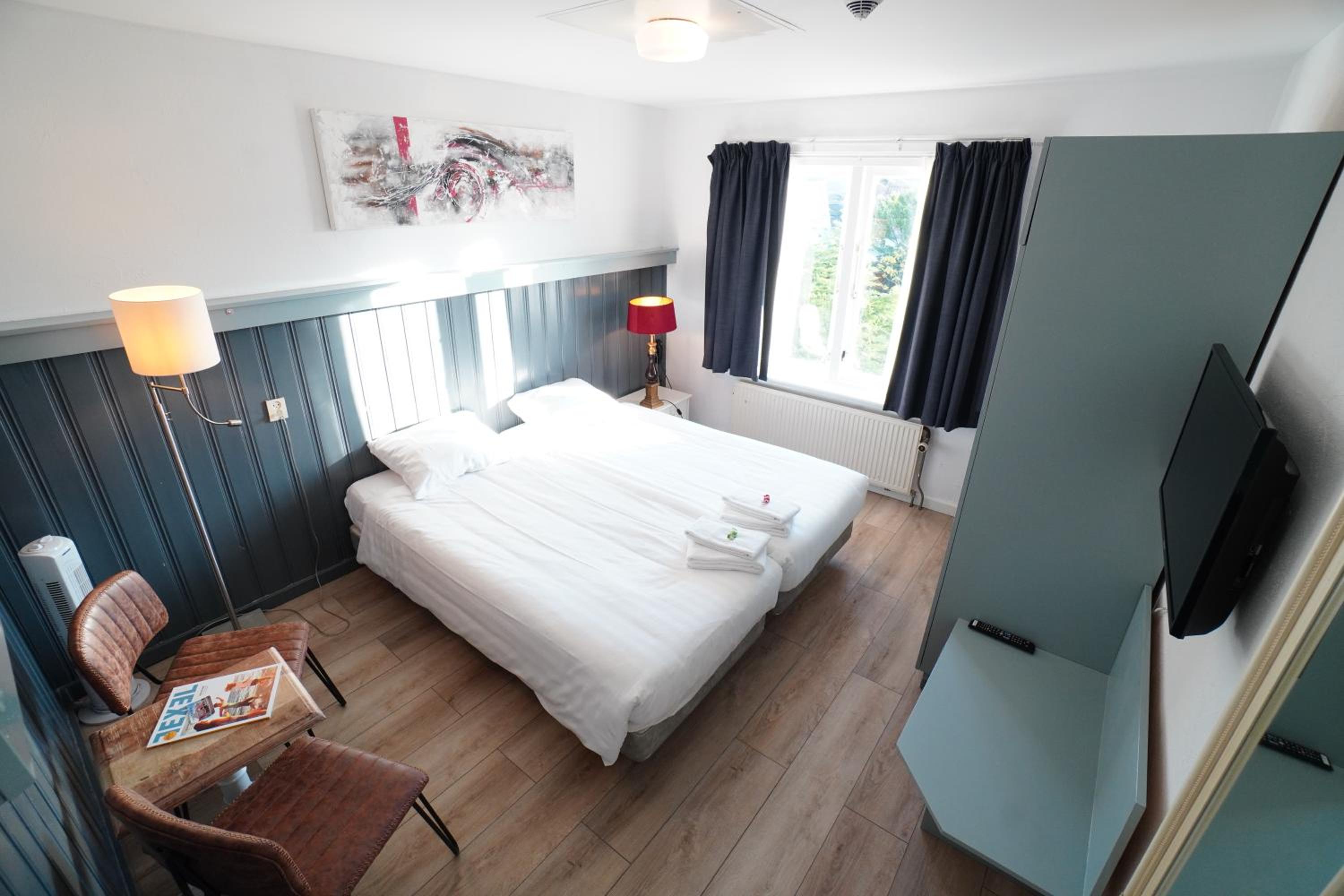 Twin Room - Photo 1