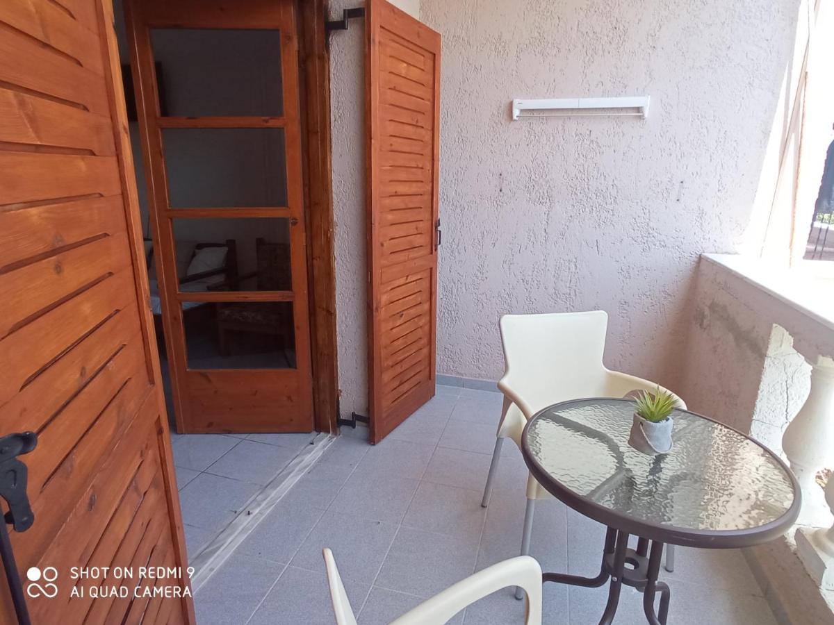 Studio with Garden View