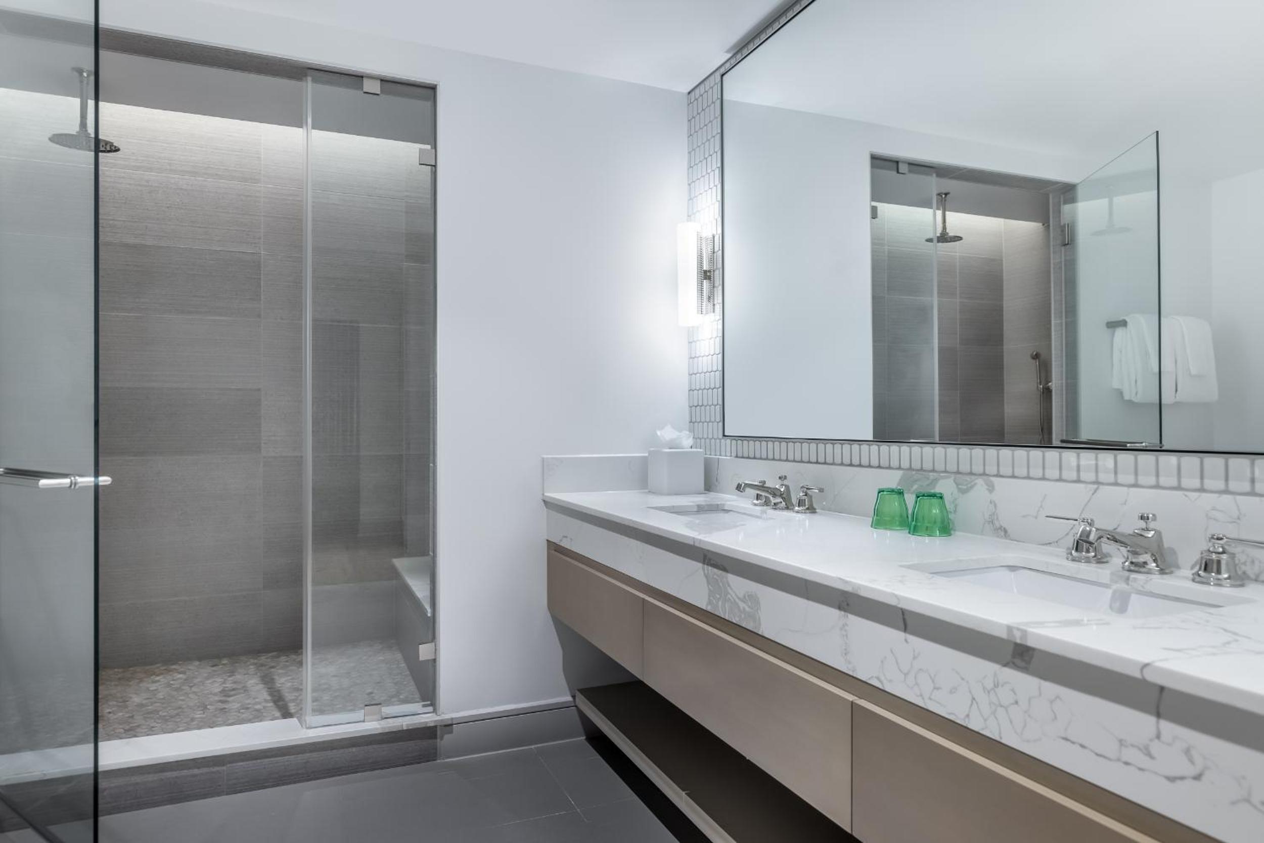 Tower Luxury King - Photo 4