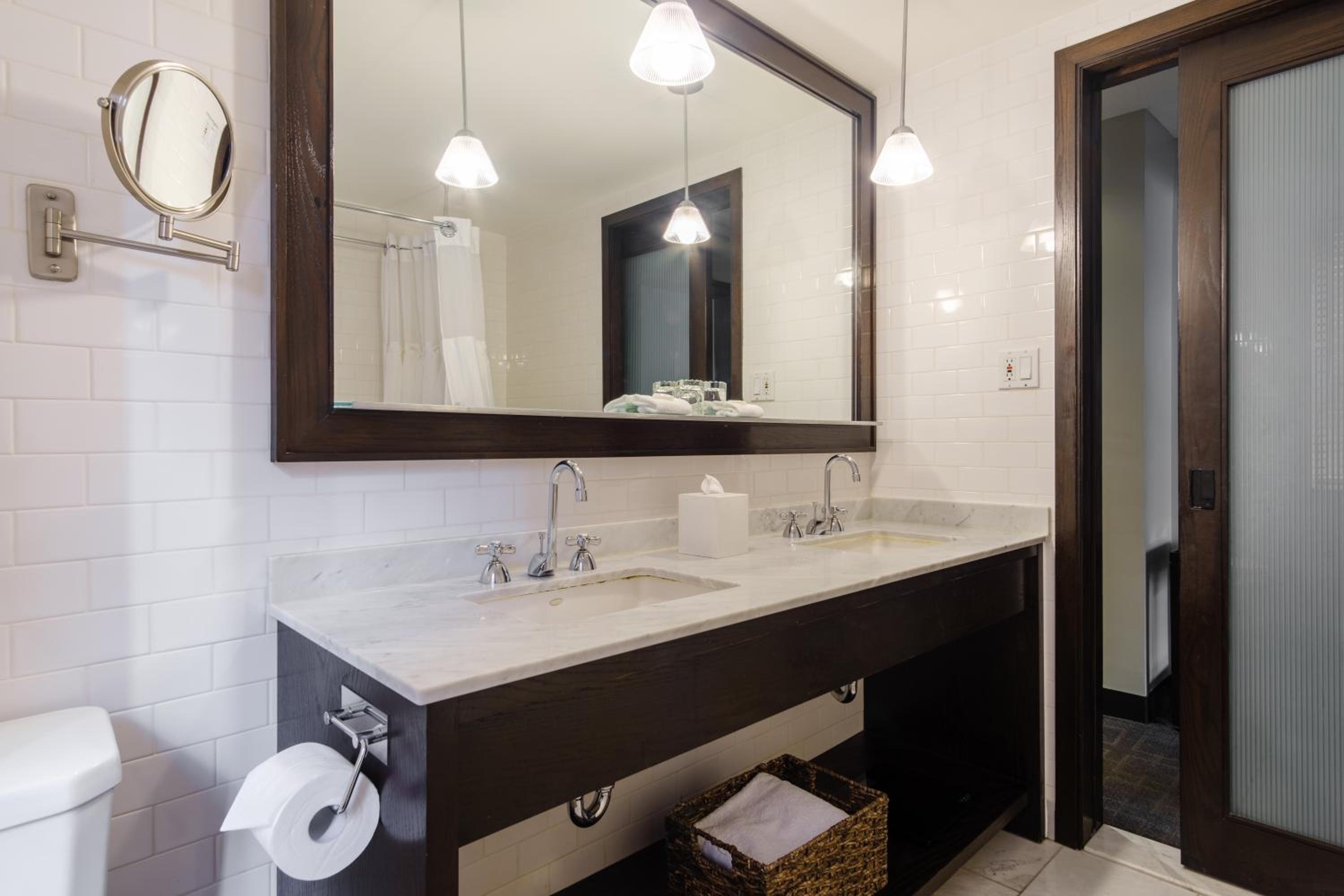 Romantic Luxury King Suite