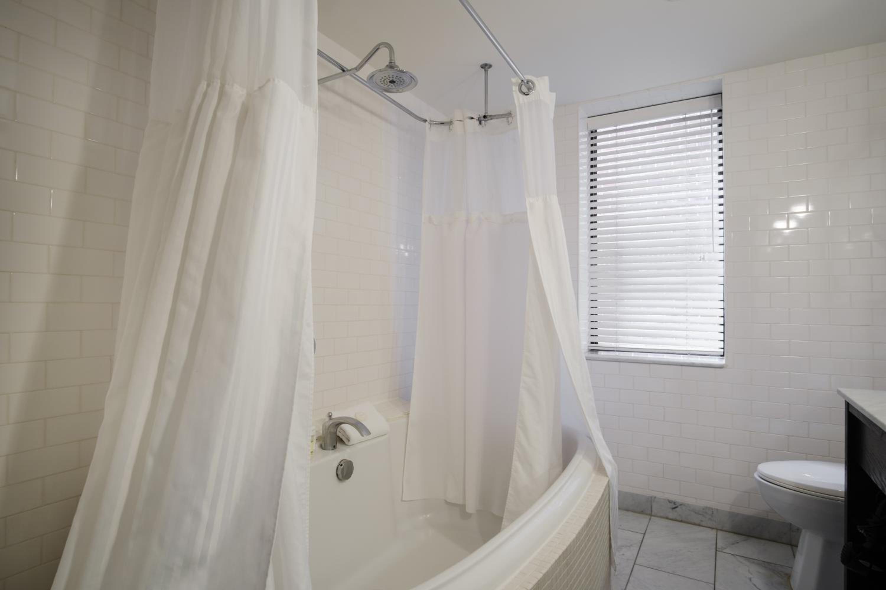 Romantic Luxury King Suite