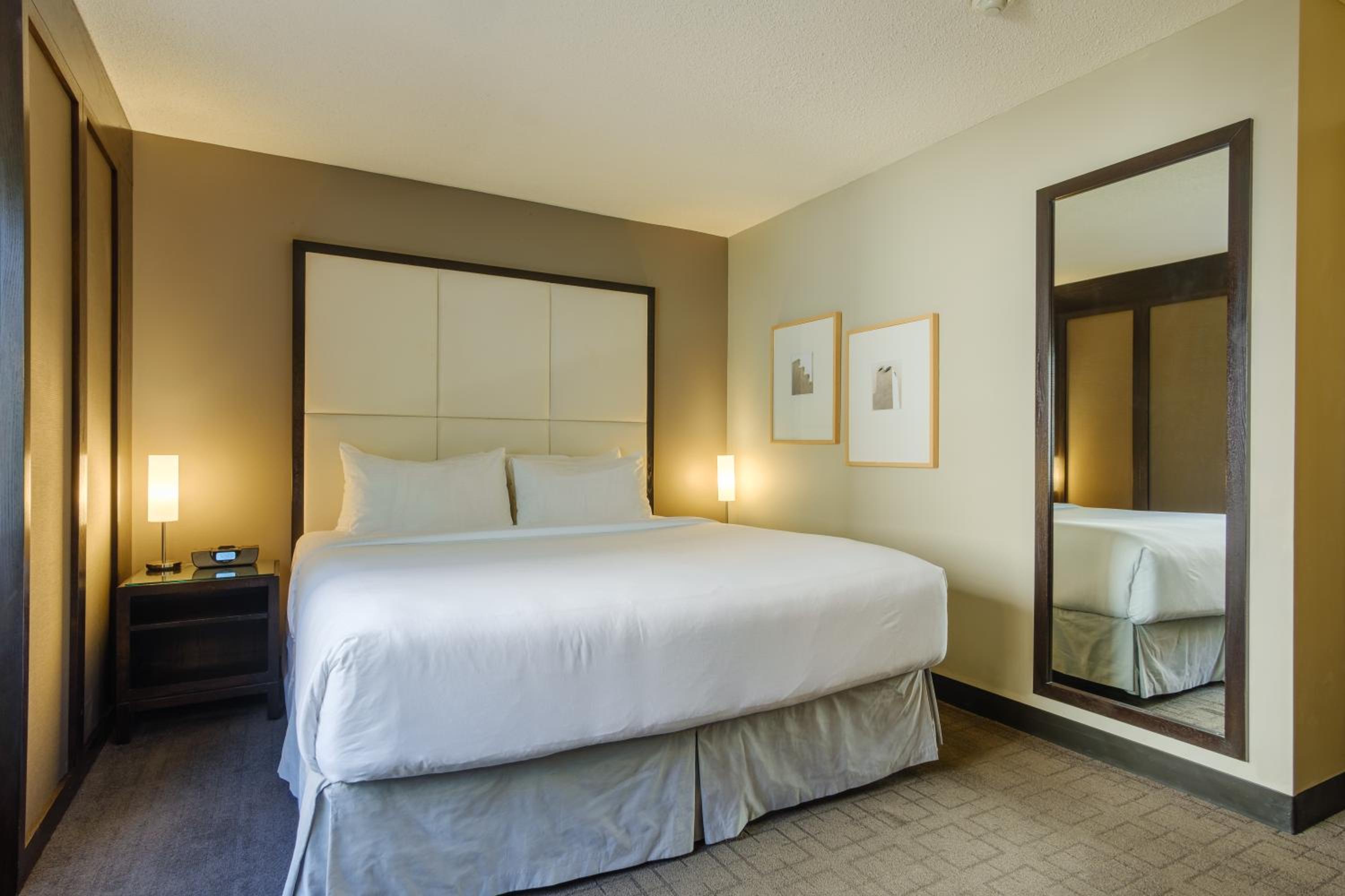 Romantic Luxury King Suite