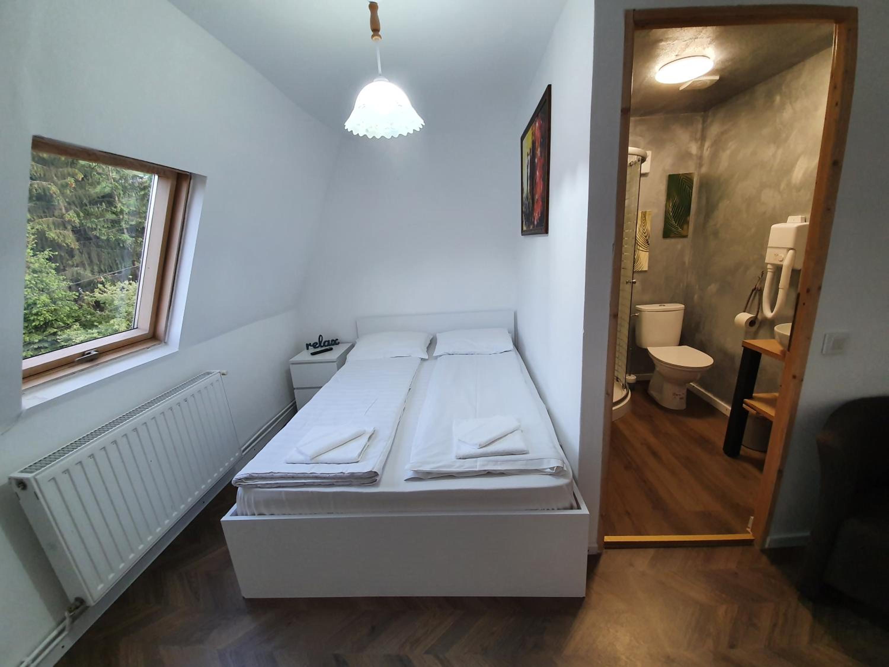Double Room - Photo 2