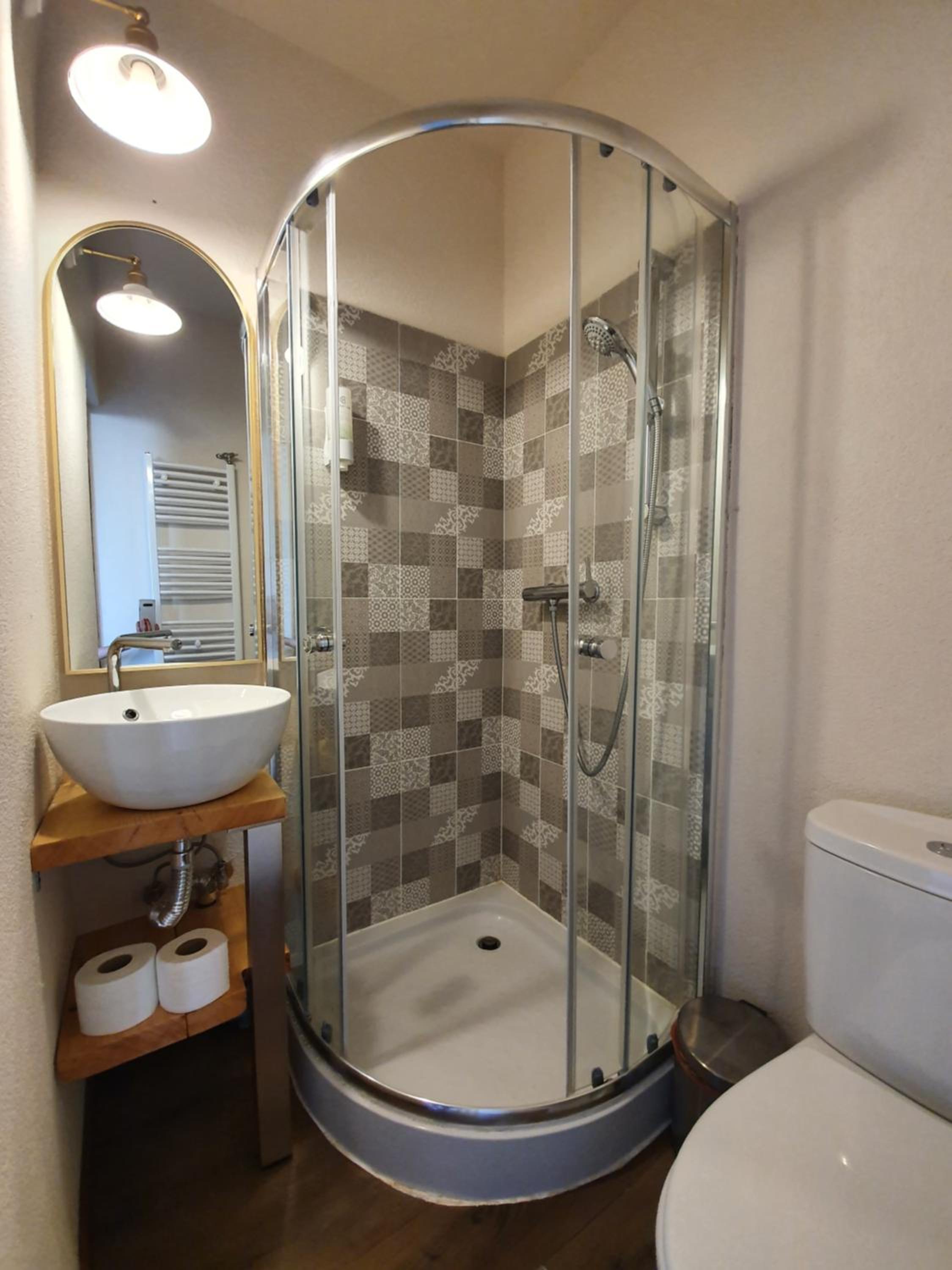 Double Room - Photo 6