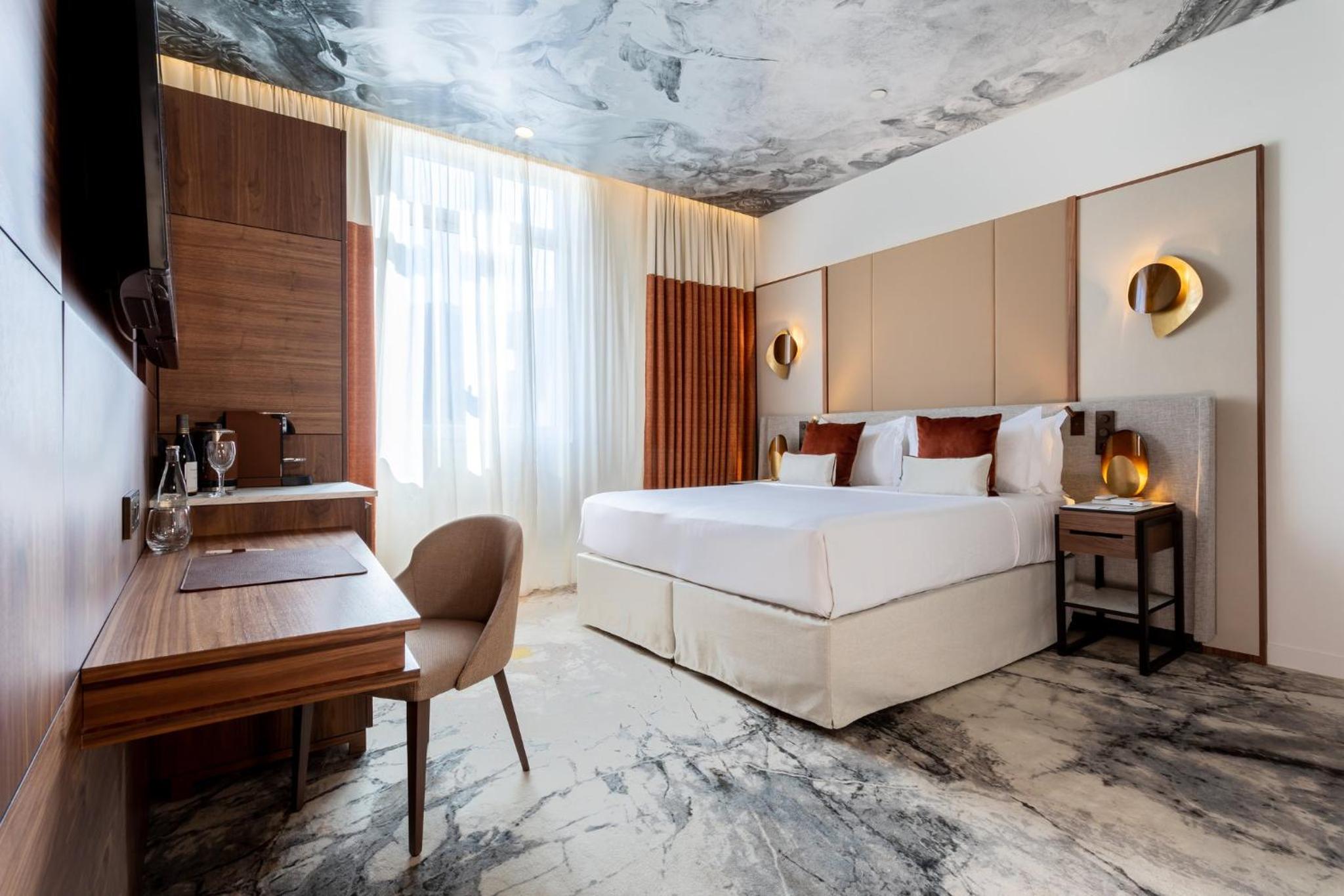 Junior King Suite