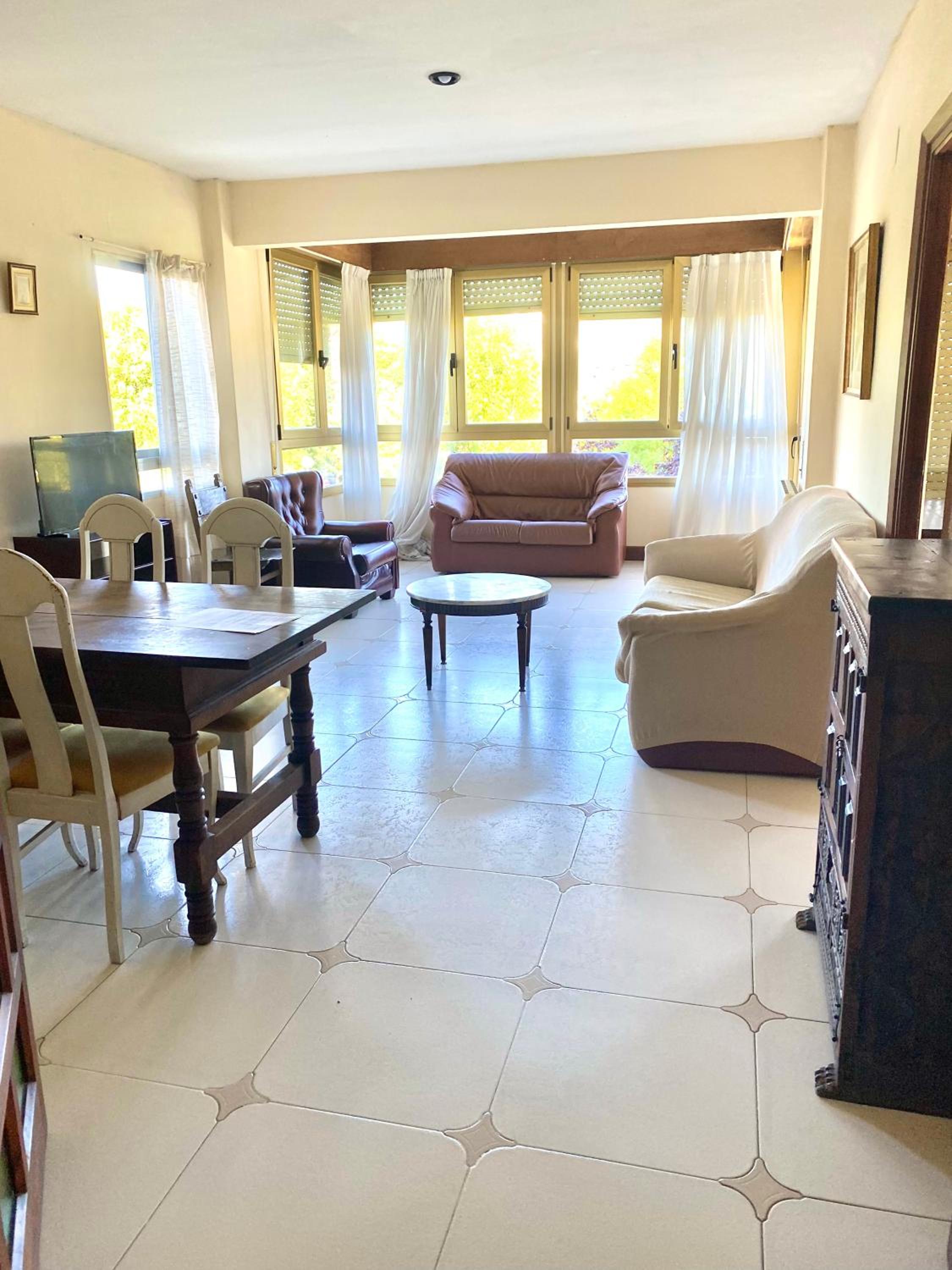Two-Bedroom Apartment with Garden View - Photo 2
