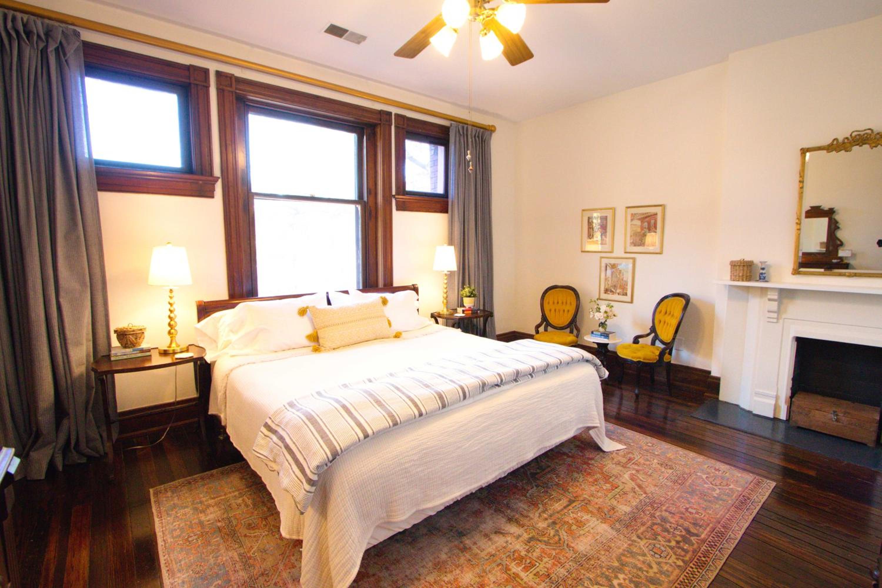 Standard King Room photo 1