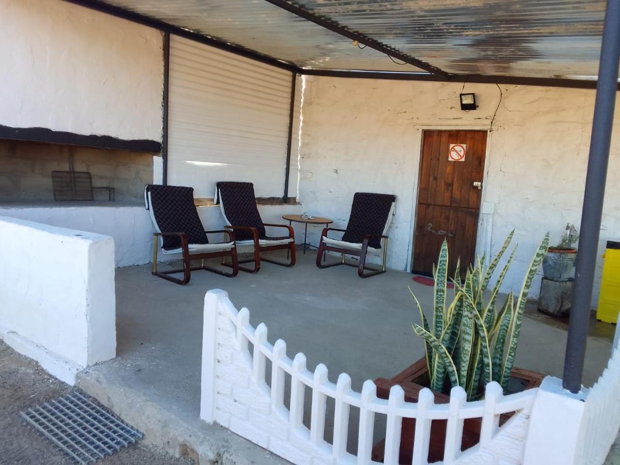 Double Room with Patio - Photo 4