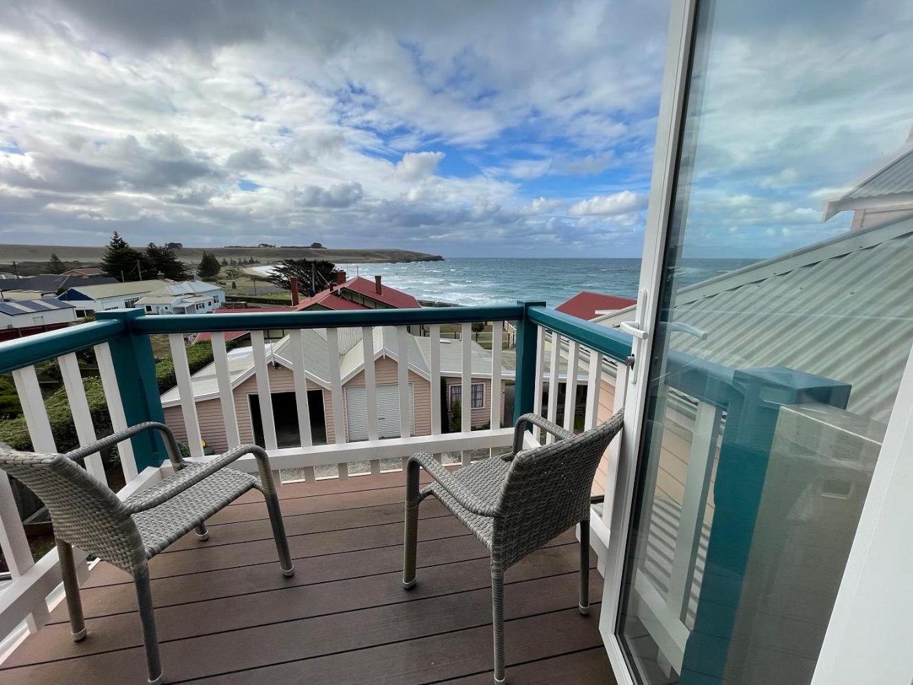 Beach View Queen Suite Up Stairs with Balcony - Photo 2