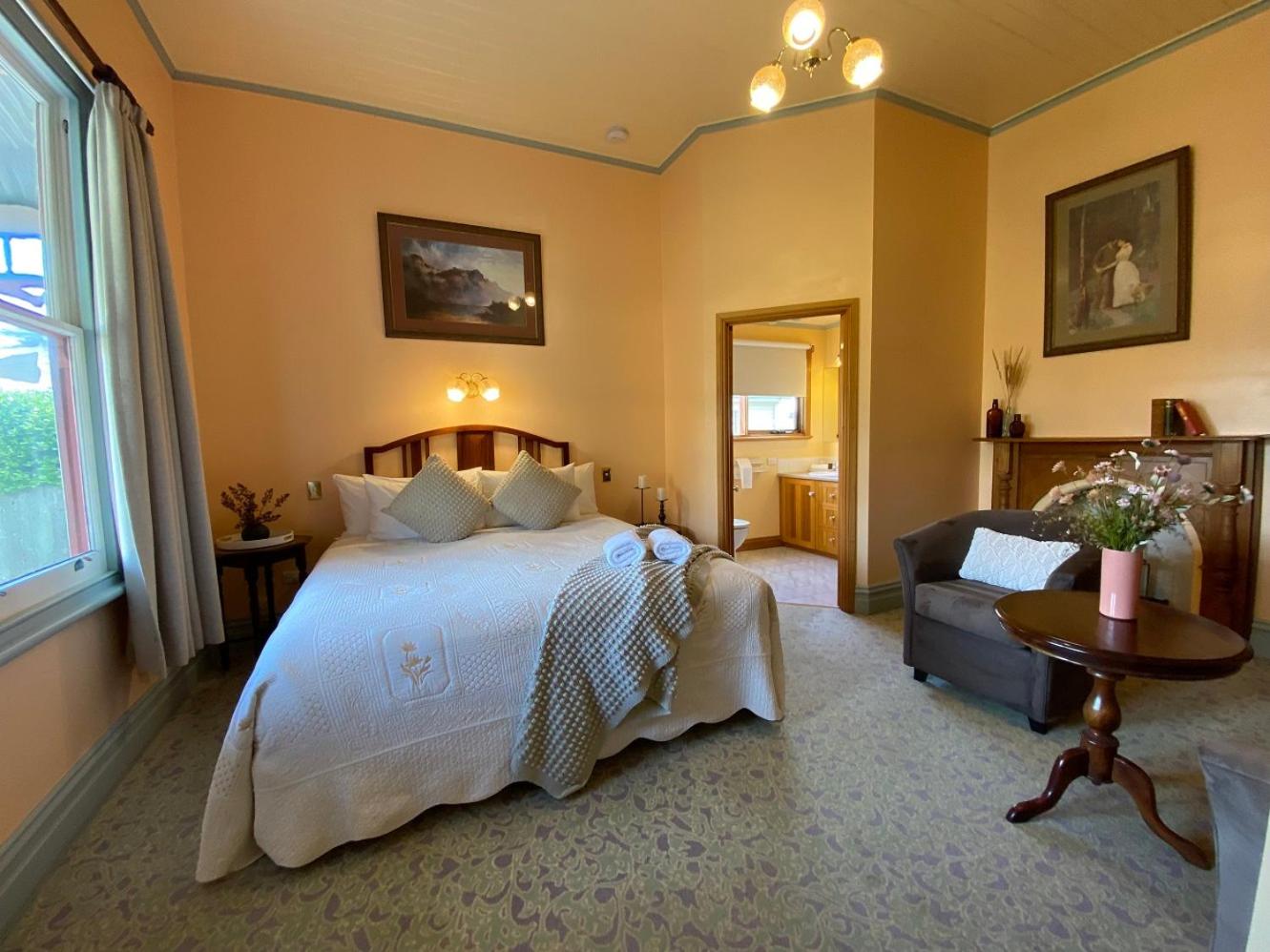 King Room with Mountain View - Photo 2
