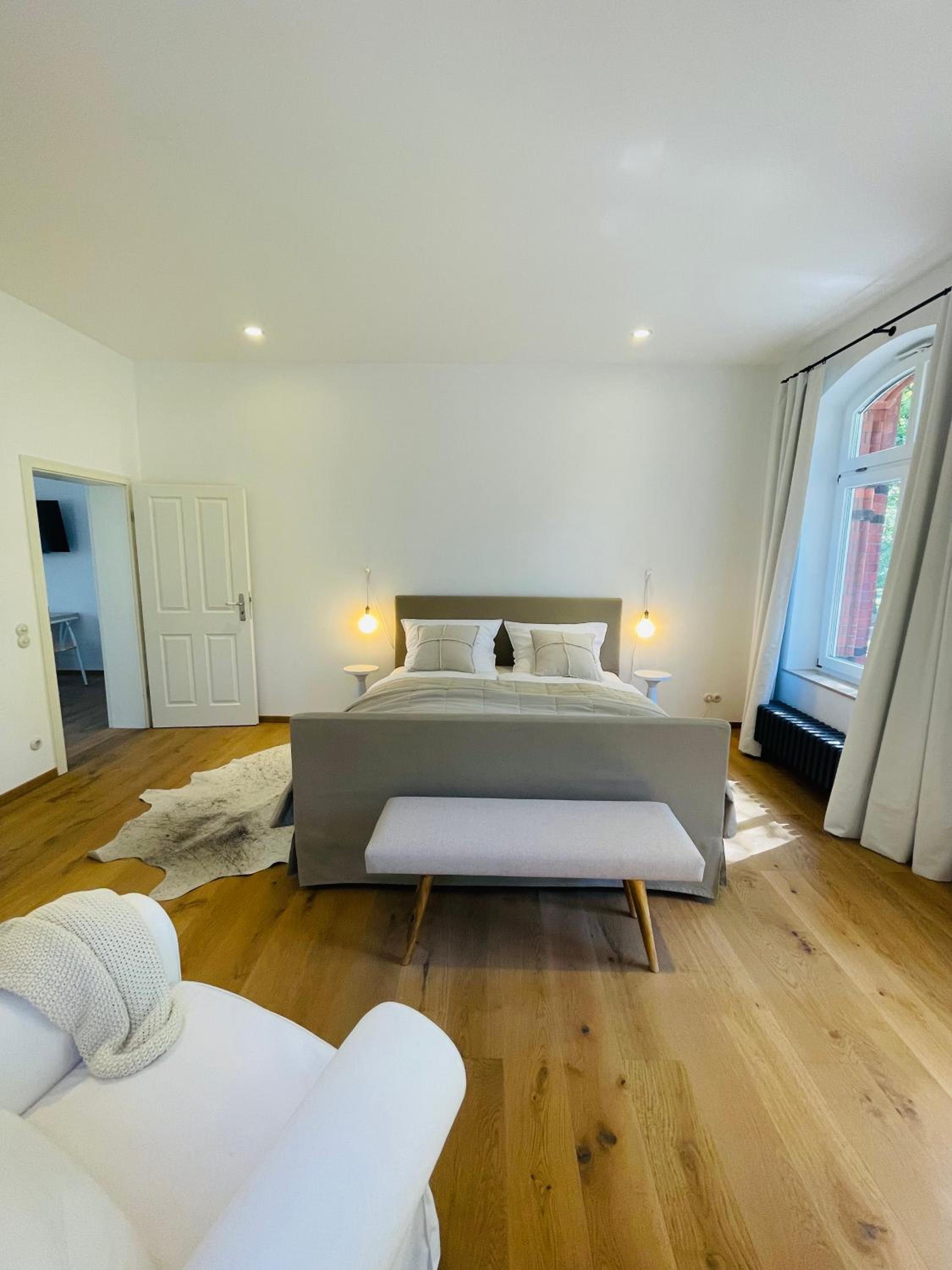 One-Bedroom Apartment with Terrace photo 2