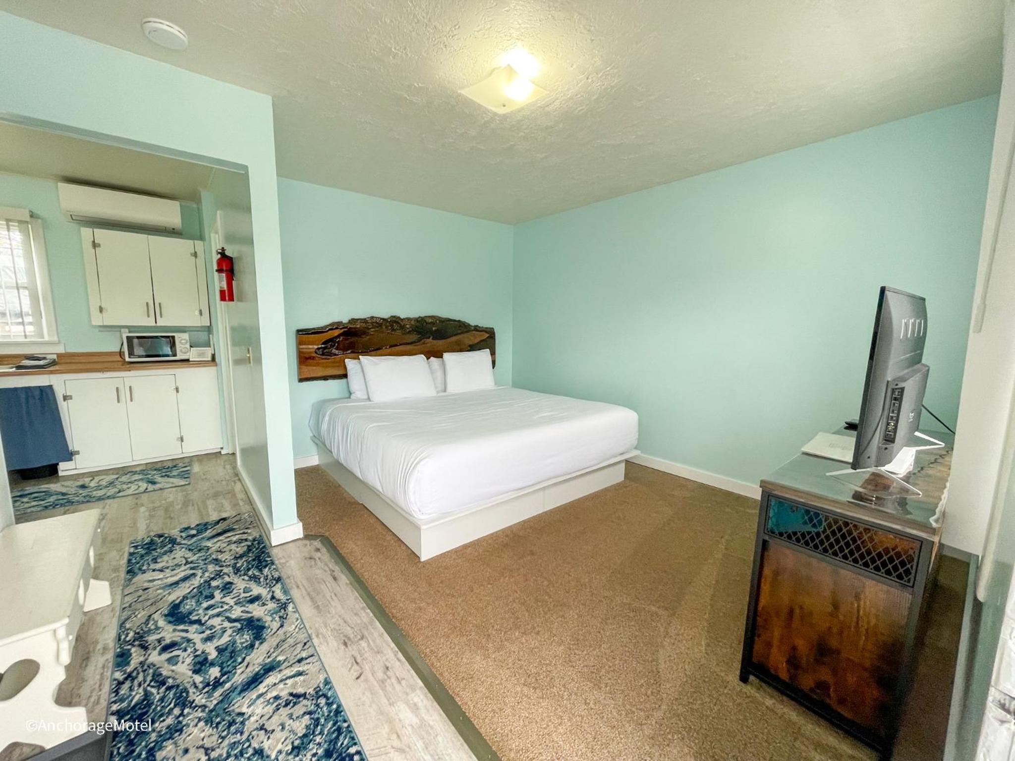 King Suite (No Pets)