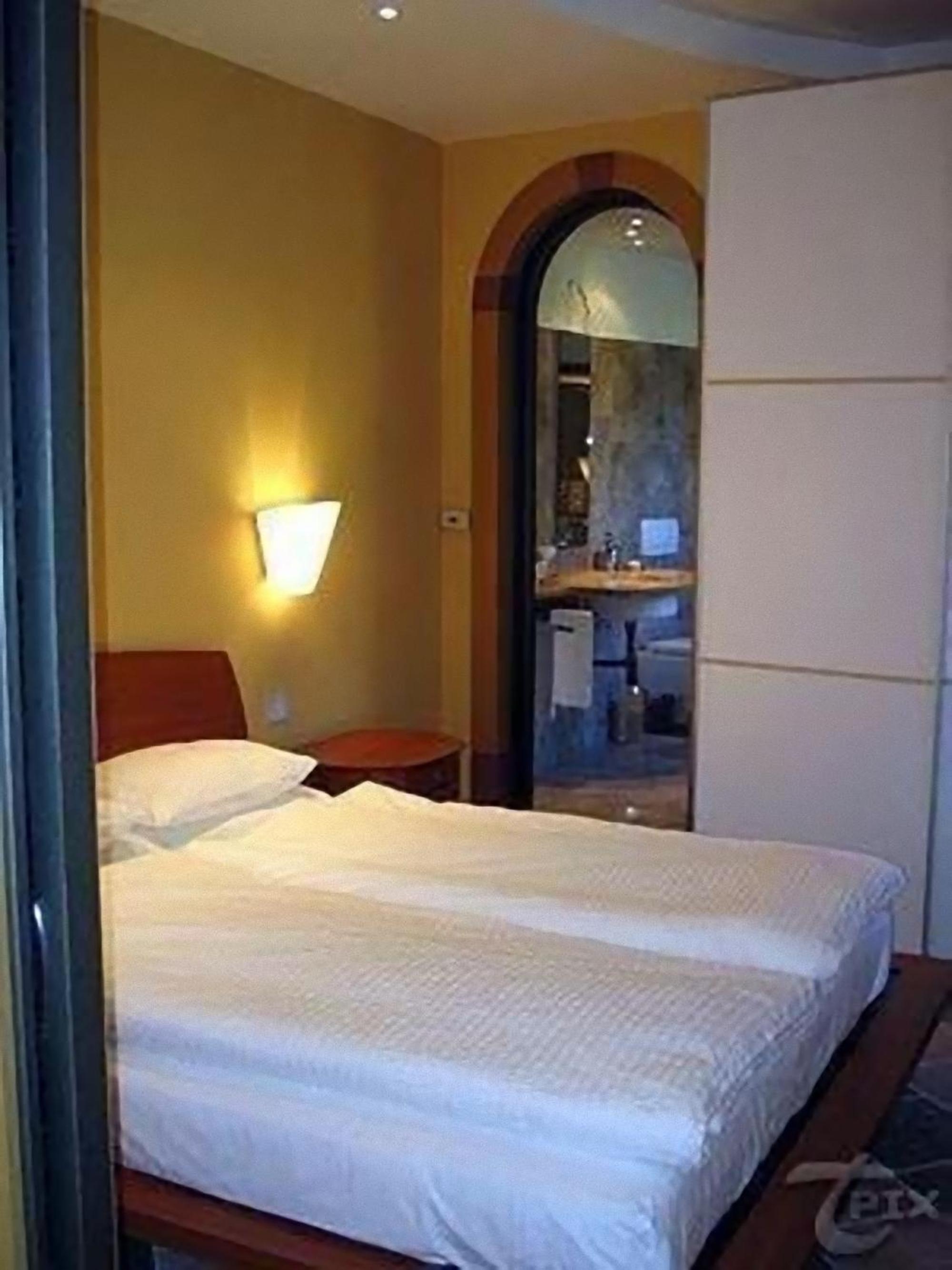 One-Bedroom Apartment - Separate Building - Photo 8