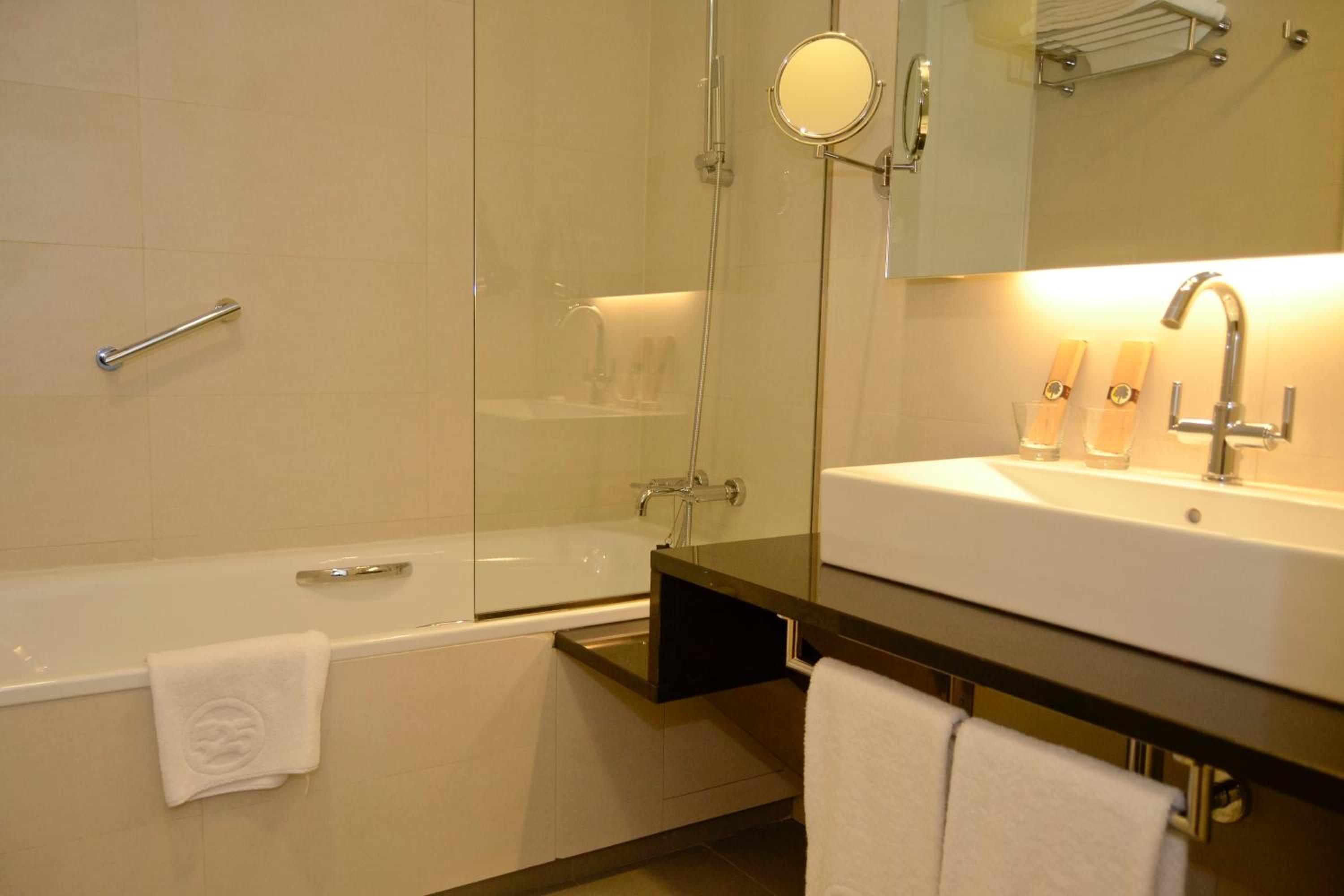 Double or Twin Room - Photo 7